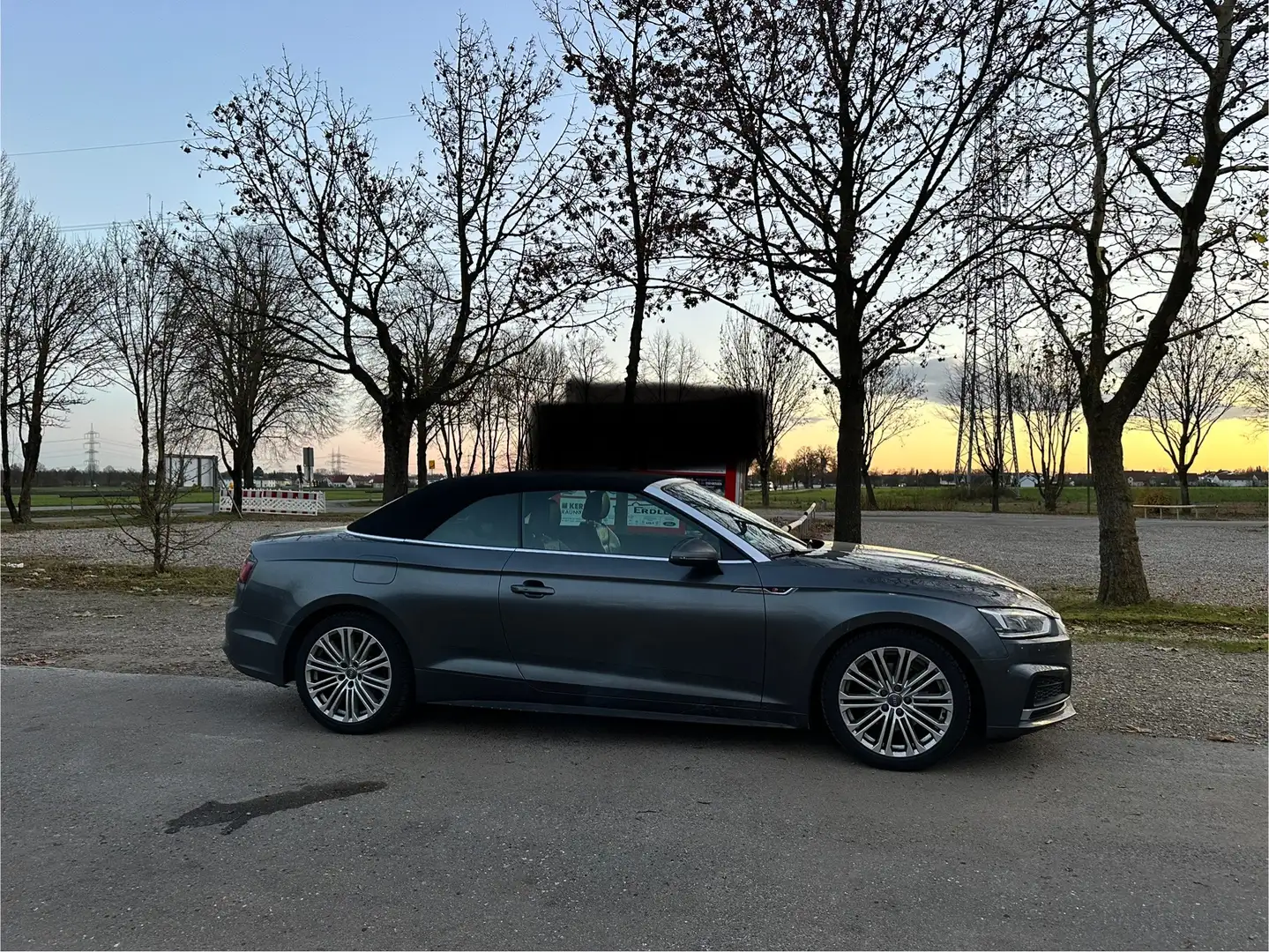 Audi A5 S-Line Grau - 2