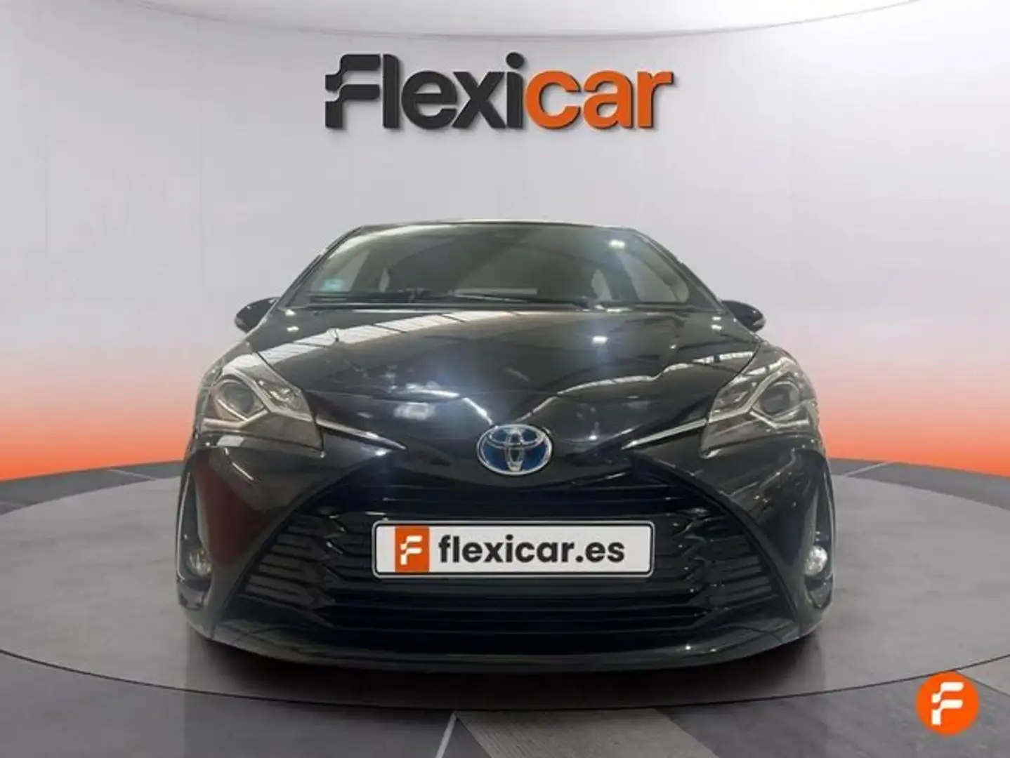 Toyota Yaris 100H 1.5 Active Tech Negro - 2