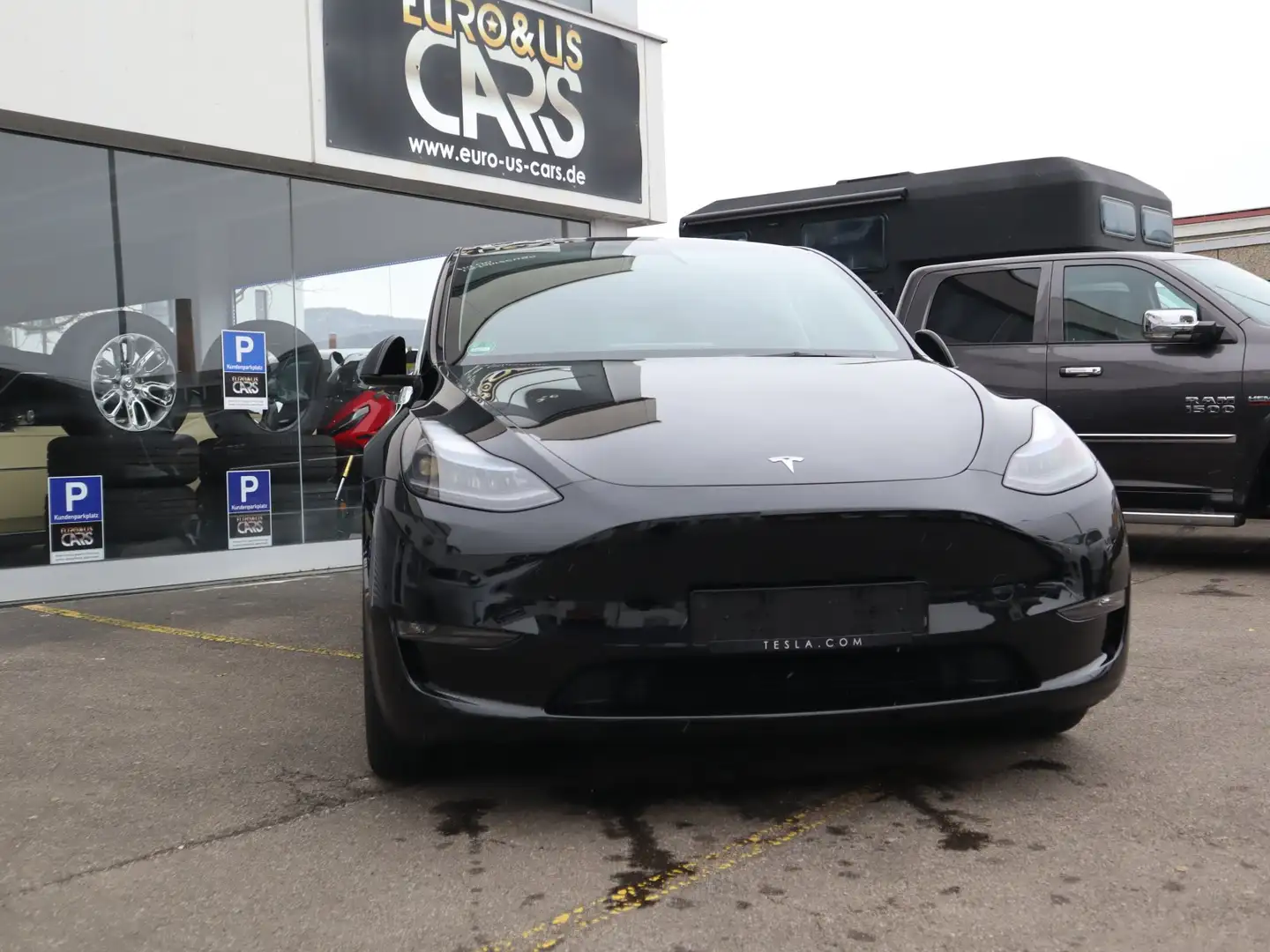Tesla Model Y Long Range AWD 19+20 Zoll Alu Schwarz MJ 2023 Schwarz - 1