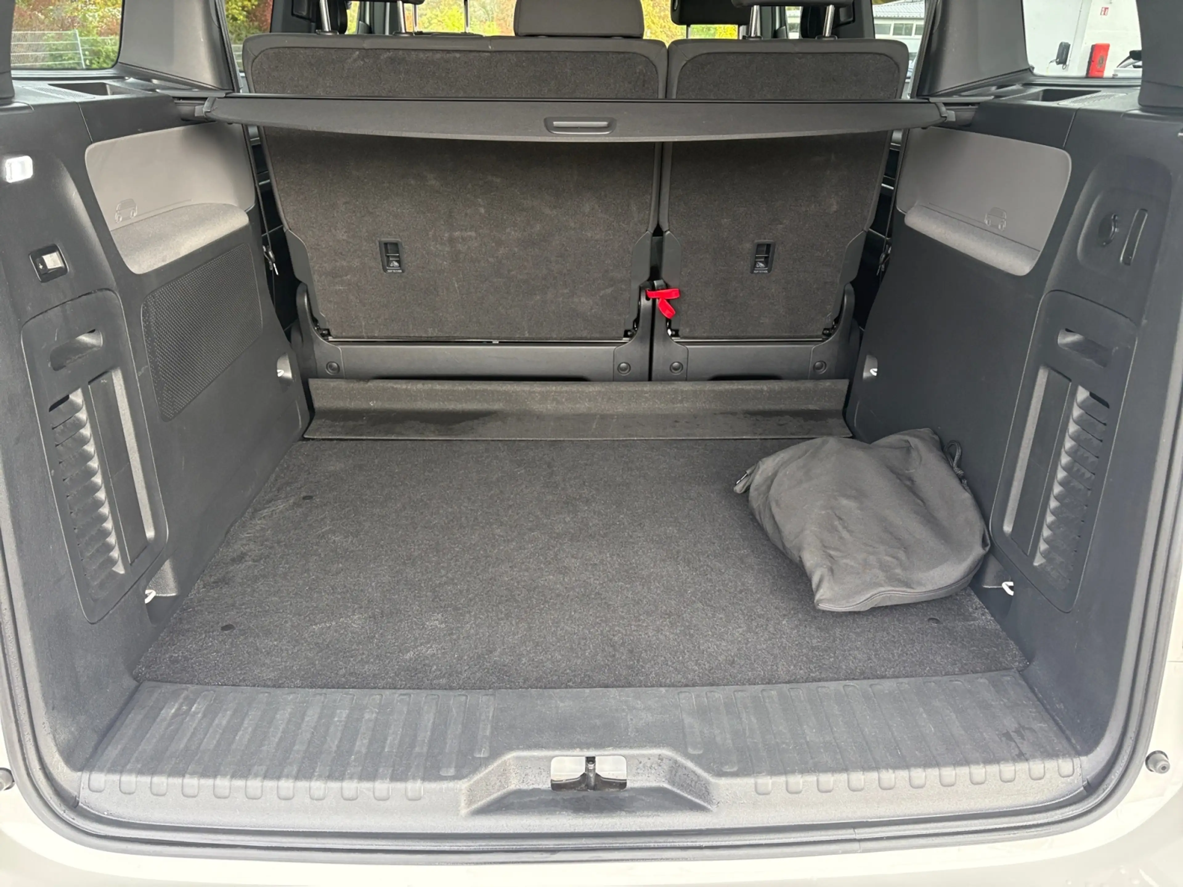 Volkswagen ID. Buzz Pro 150 KW AHK Kamera — photo 11