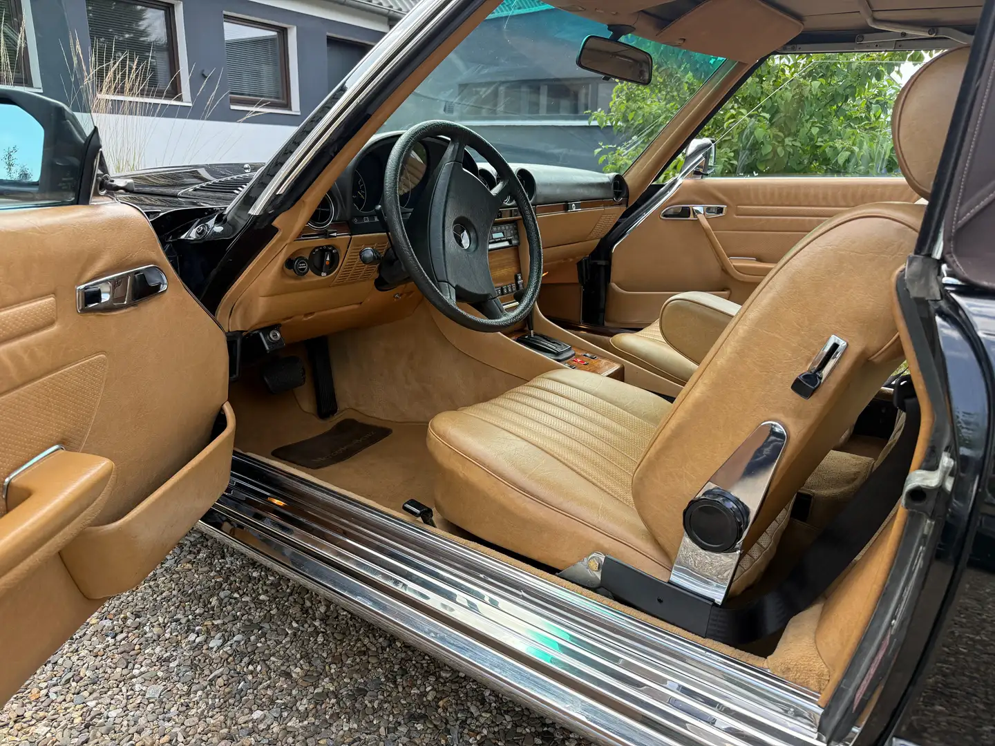 Mercedes-Benz 380 SL Cabrio: Klassiker mit Stil in TOP Zustand Czarny - 2
