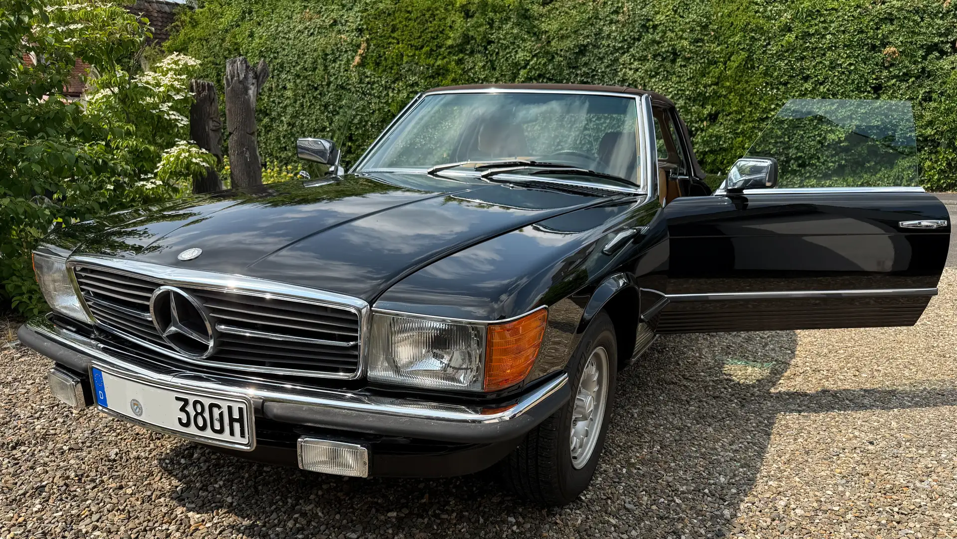 Mercedes-Benz 380 SL Cabrio: Klassiker mit Stil in TOP Zustand Czarny - 1
