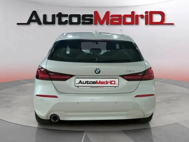 BMW 1 Series view 6