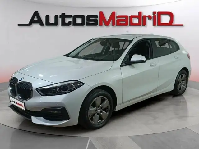 BMW 1 Series view 3