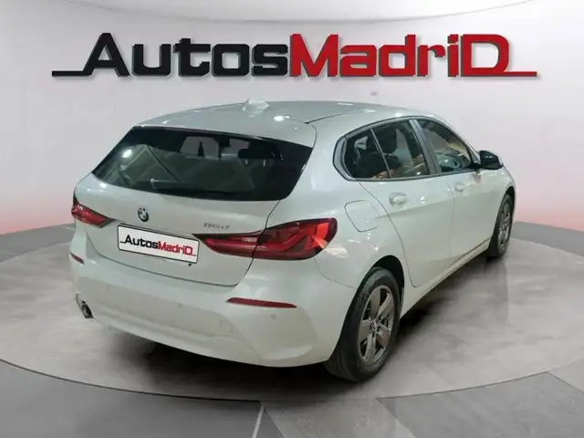 BMW 1 Series view 8