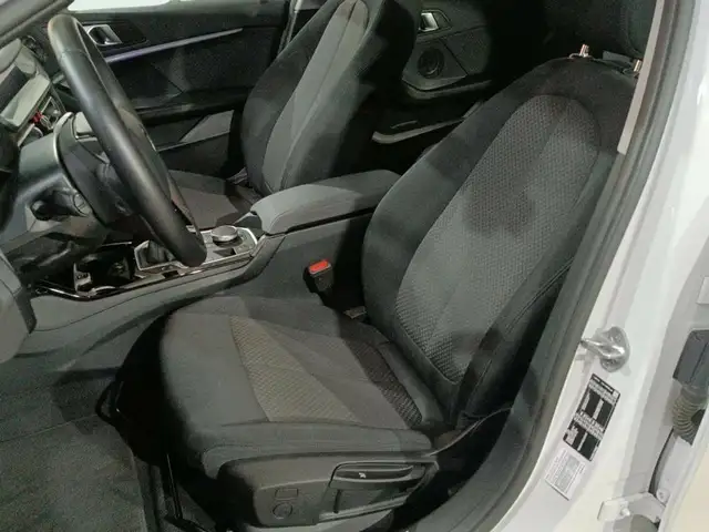 BMW 1 Series view 14