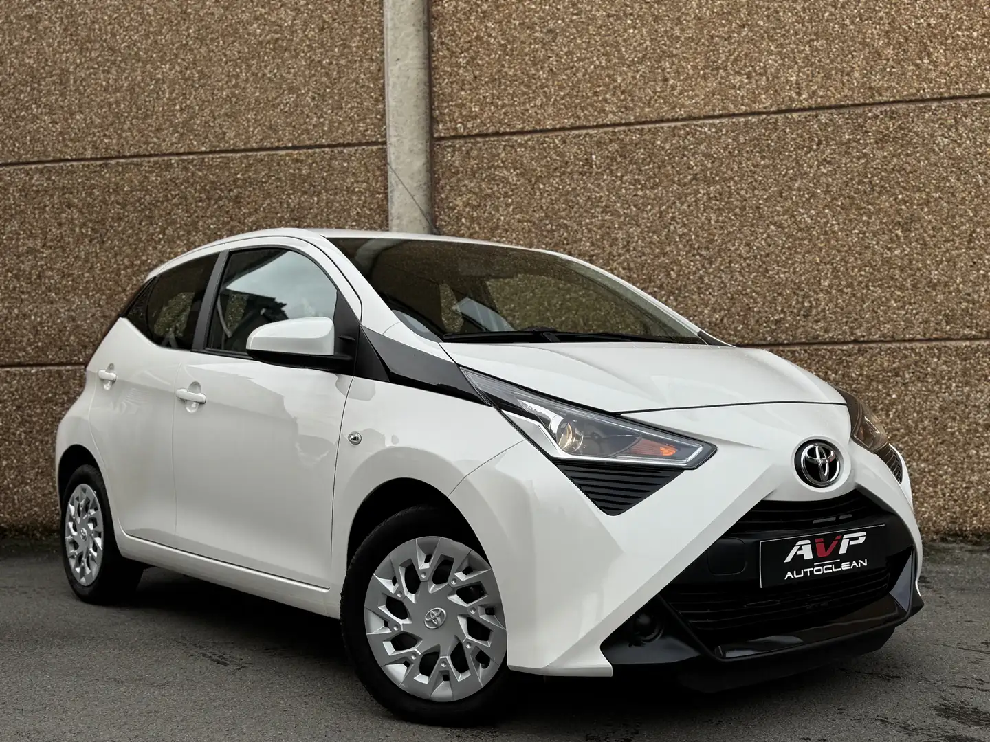 Toyota Aygo 1.0i VVT-i X-play/Airco/Caméra/Garantie 12mois Blanc - 1