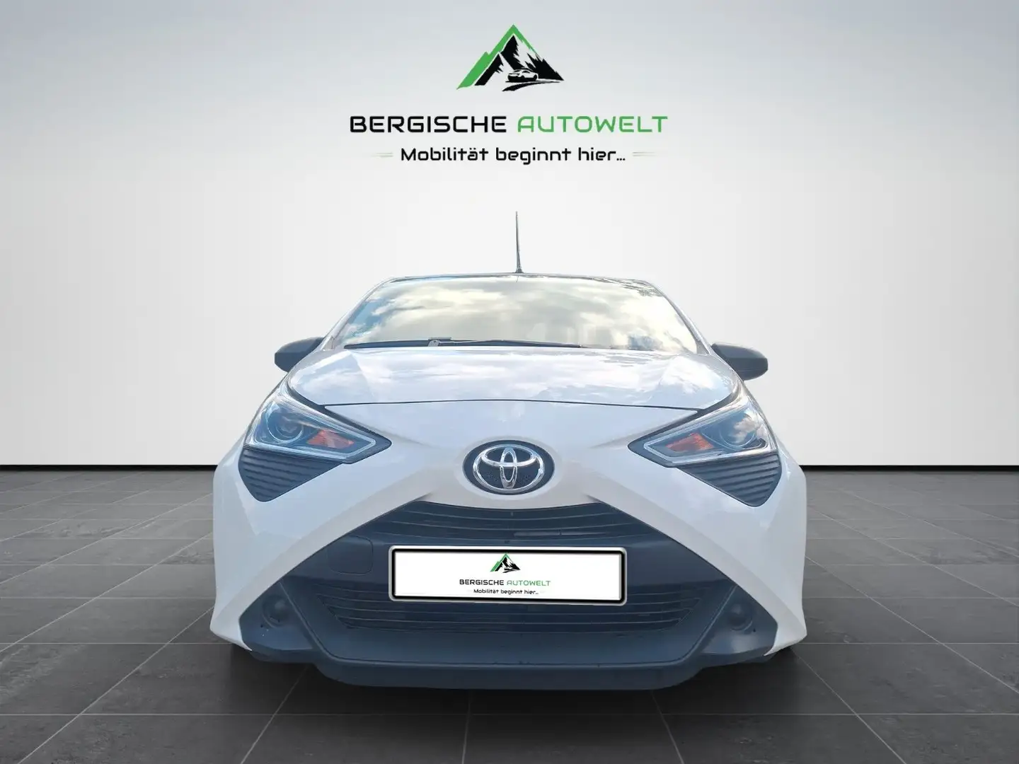 Toyota Aygo AYGO 1.0 X-BUSINESS/5TRG/TÜV/KLIMA/BT/USB Blanc - 2