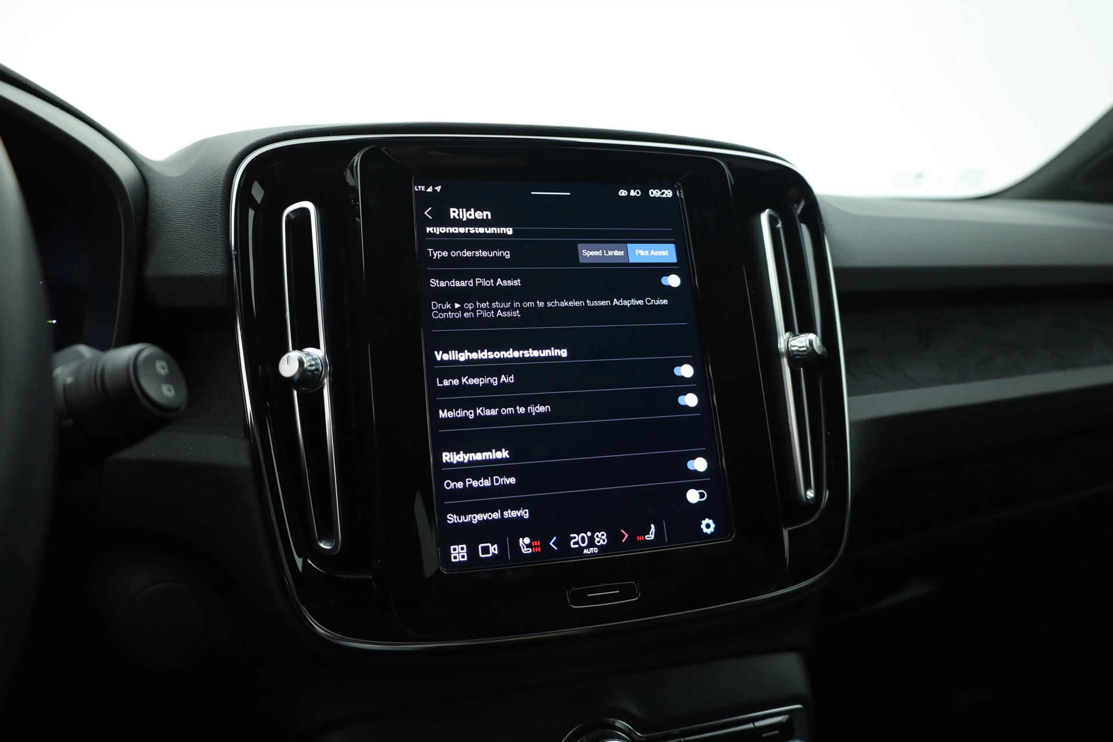 Volvo XC40 Recharge Twin 408PK Ultimate | Pano-dak | Trekhaak — photo 30