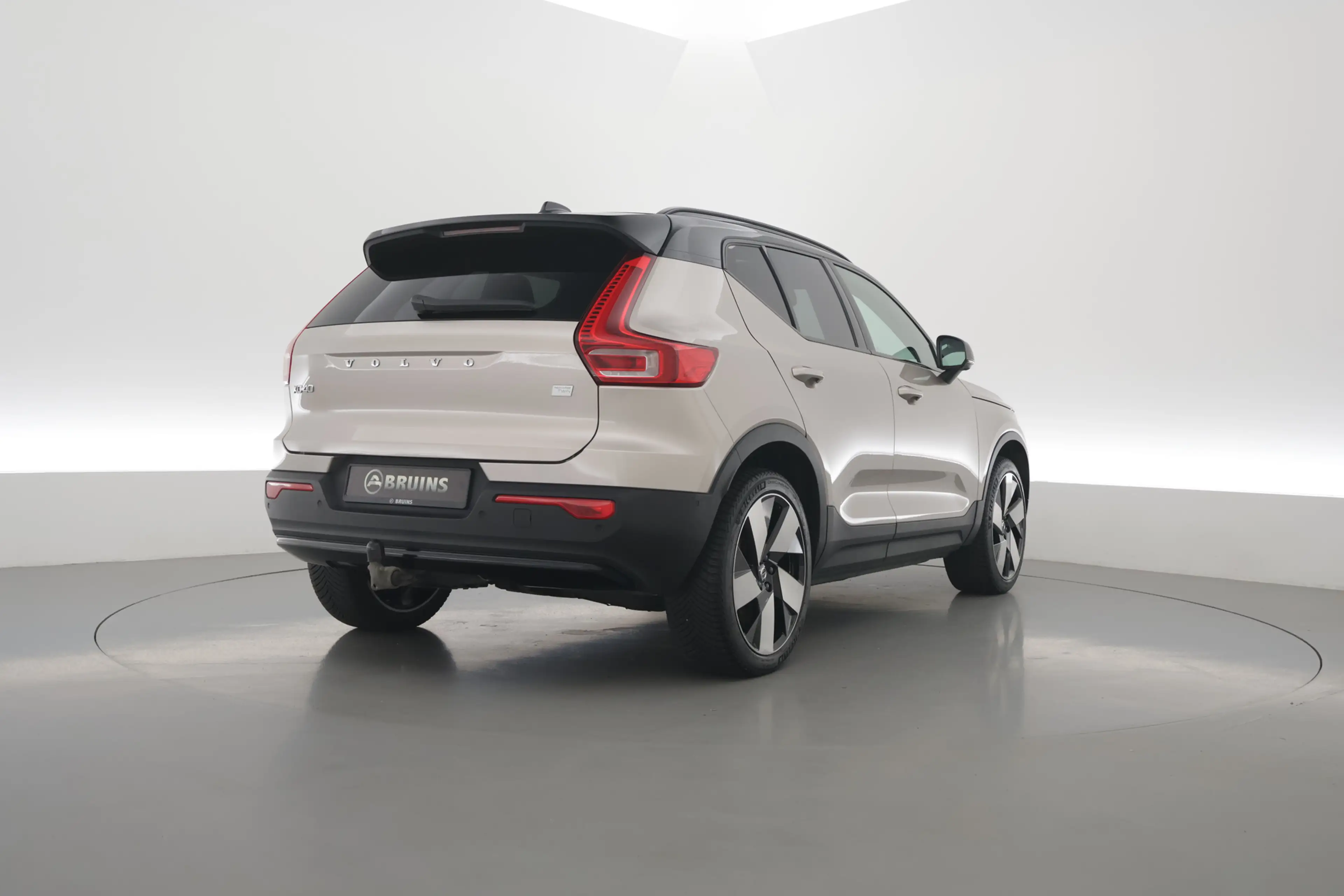 Volvo XC40 Recharge Twin 408PK Ultimate | Pano-dak | Trekhaak — photo 2