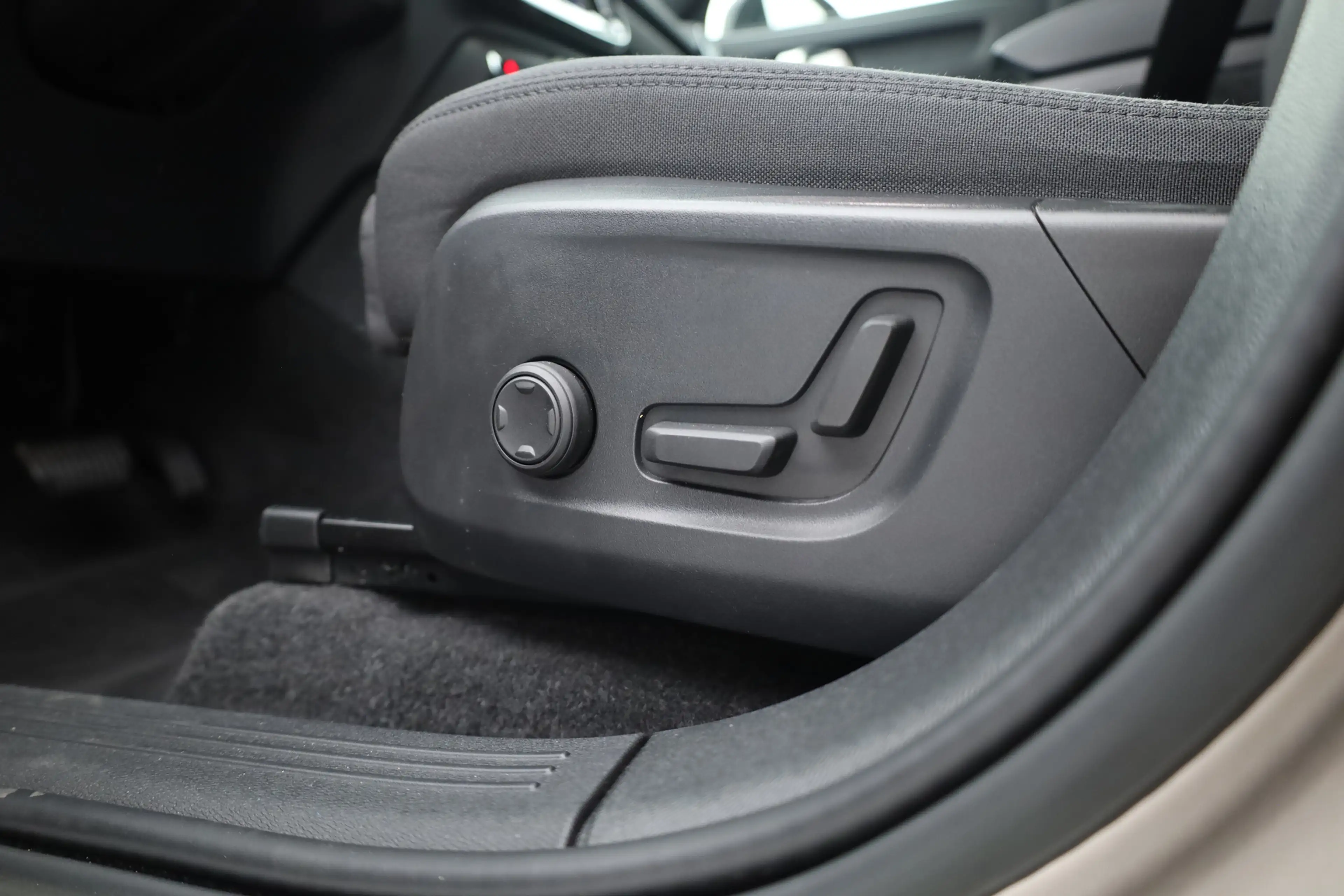 Volvo XC40 Recharge Twin 408PK Ultimate | Pano-dak | Trekhaak — photo 11