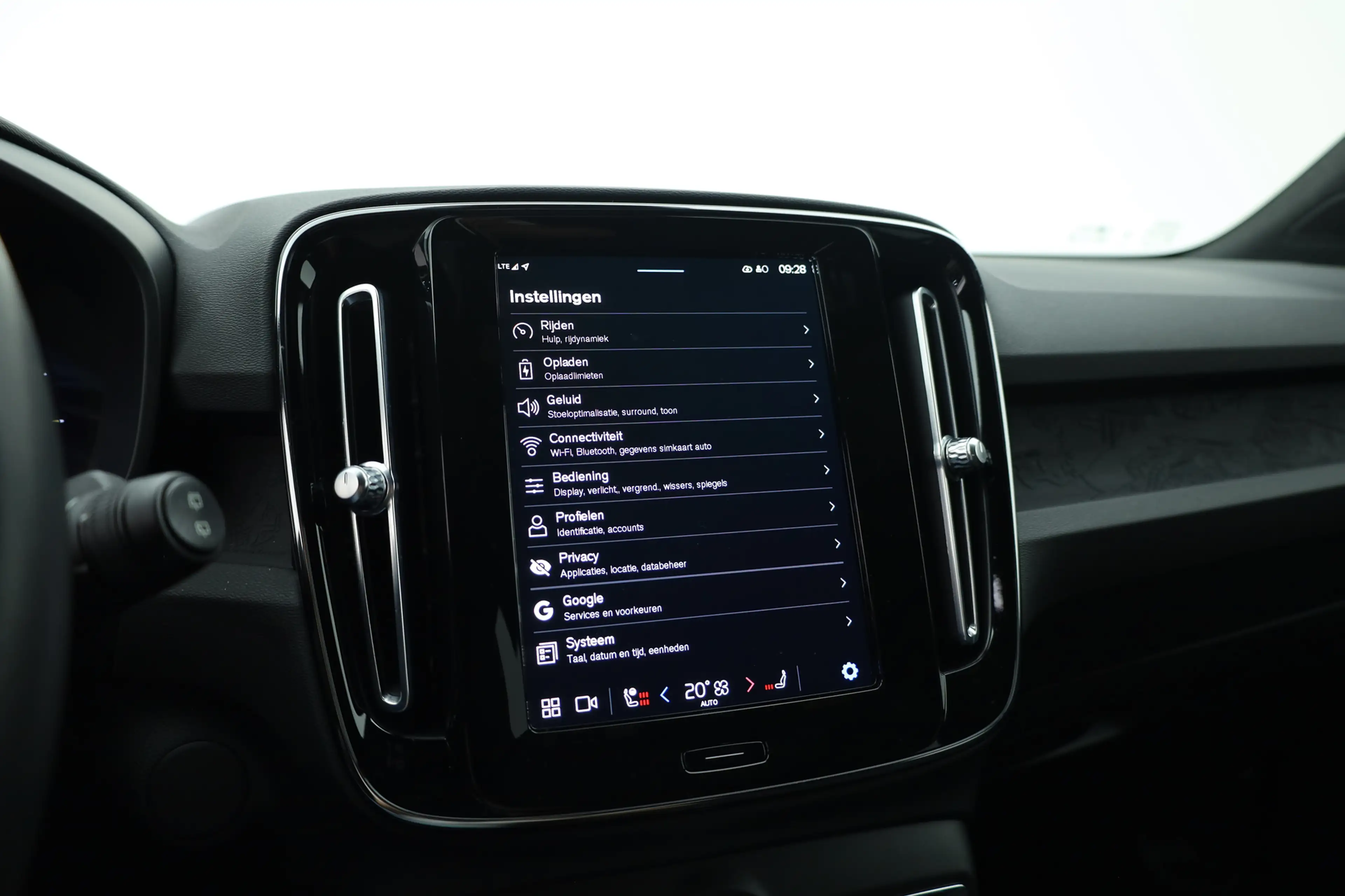 Volvo XC40 Recharge Twin 408PK Ultimate | Pano-dak | Trekhaak — photo 28