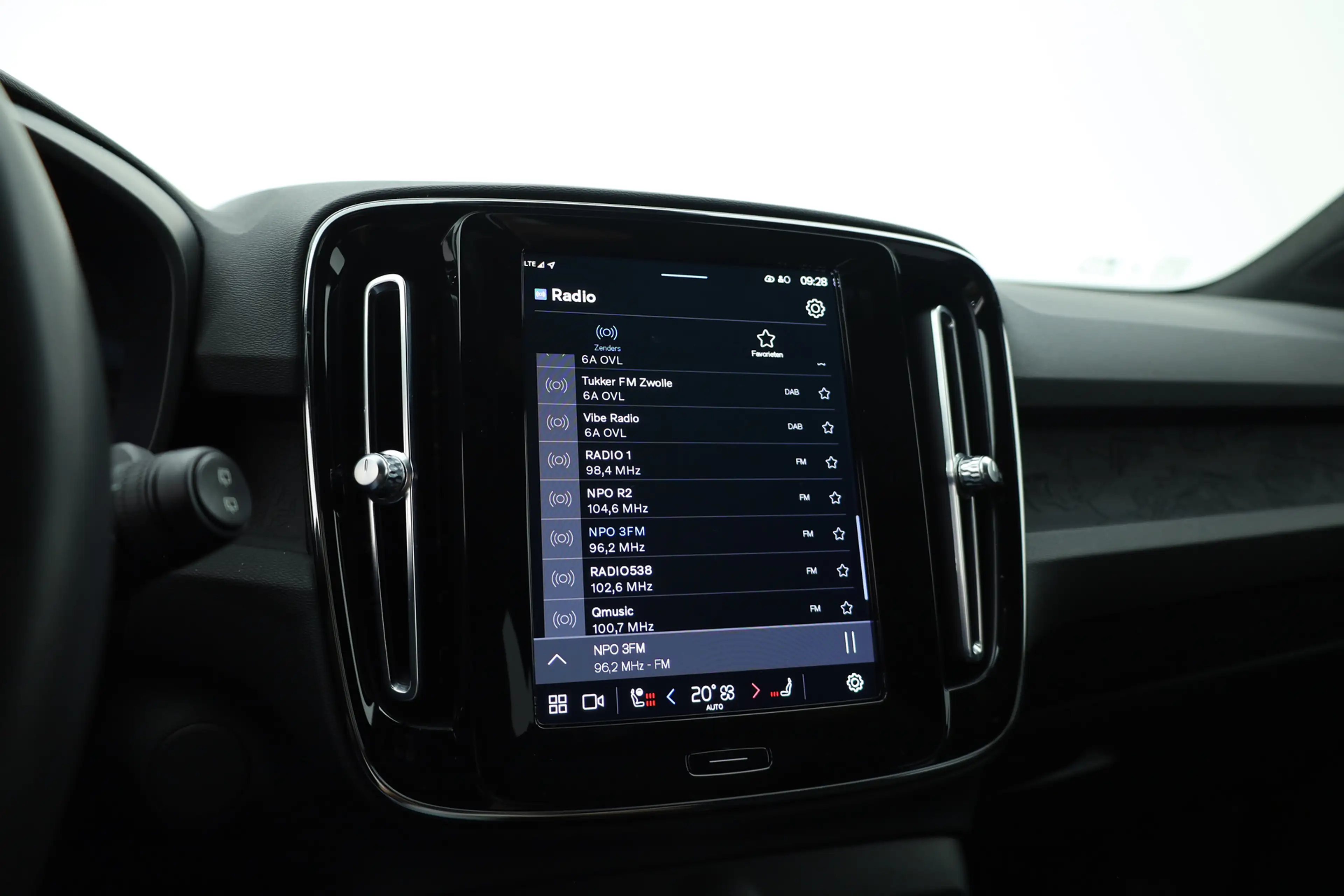 Volvo XC40 Recharge Twin 408PK Ultimate | Pano-dak | Trekhaak — photo 21