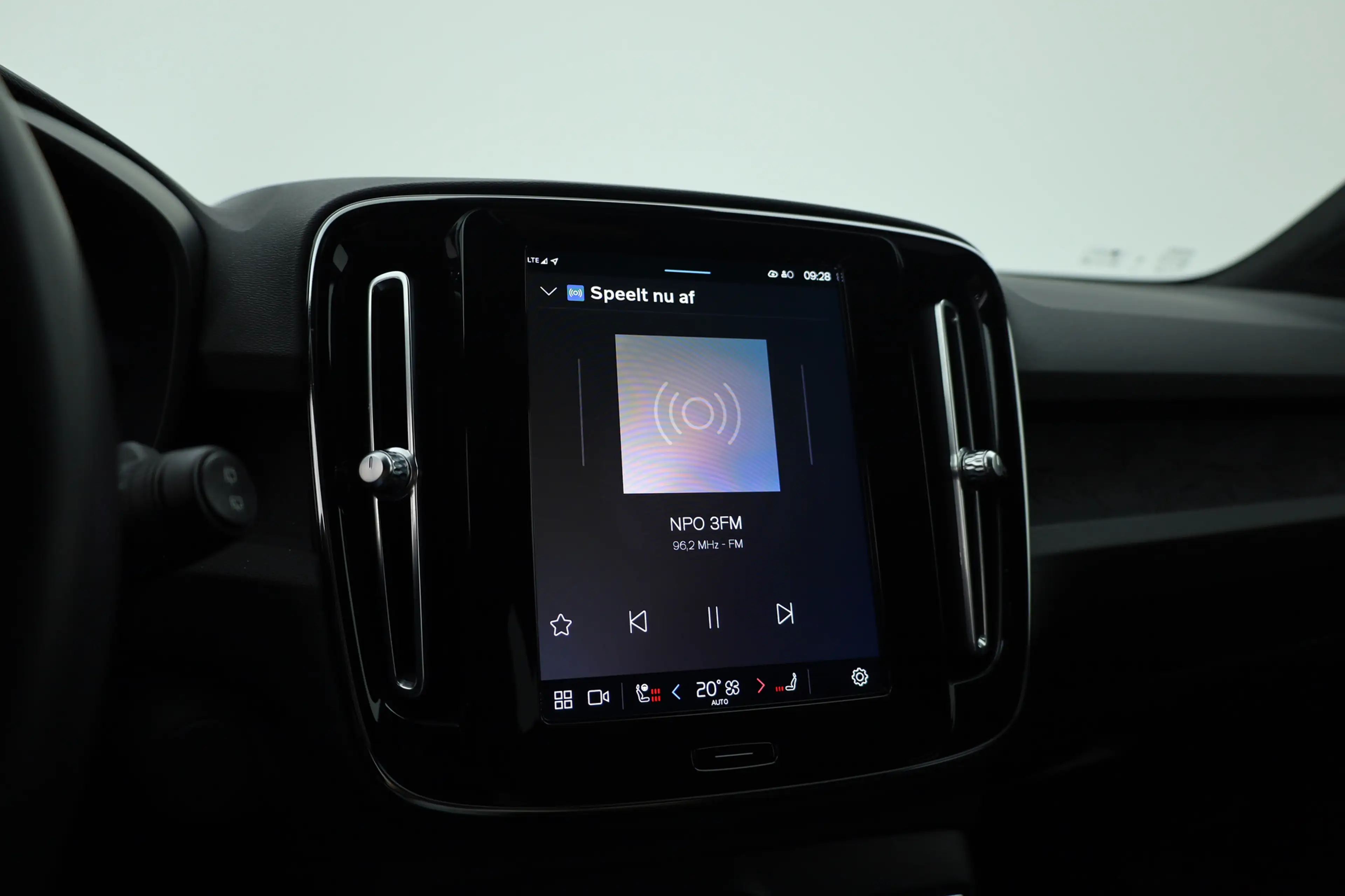Volvo XC40 Recharge Twin 408PK Ultimate | Pano-dak | Trekhaak — photo 22