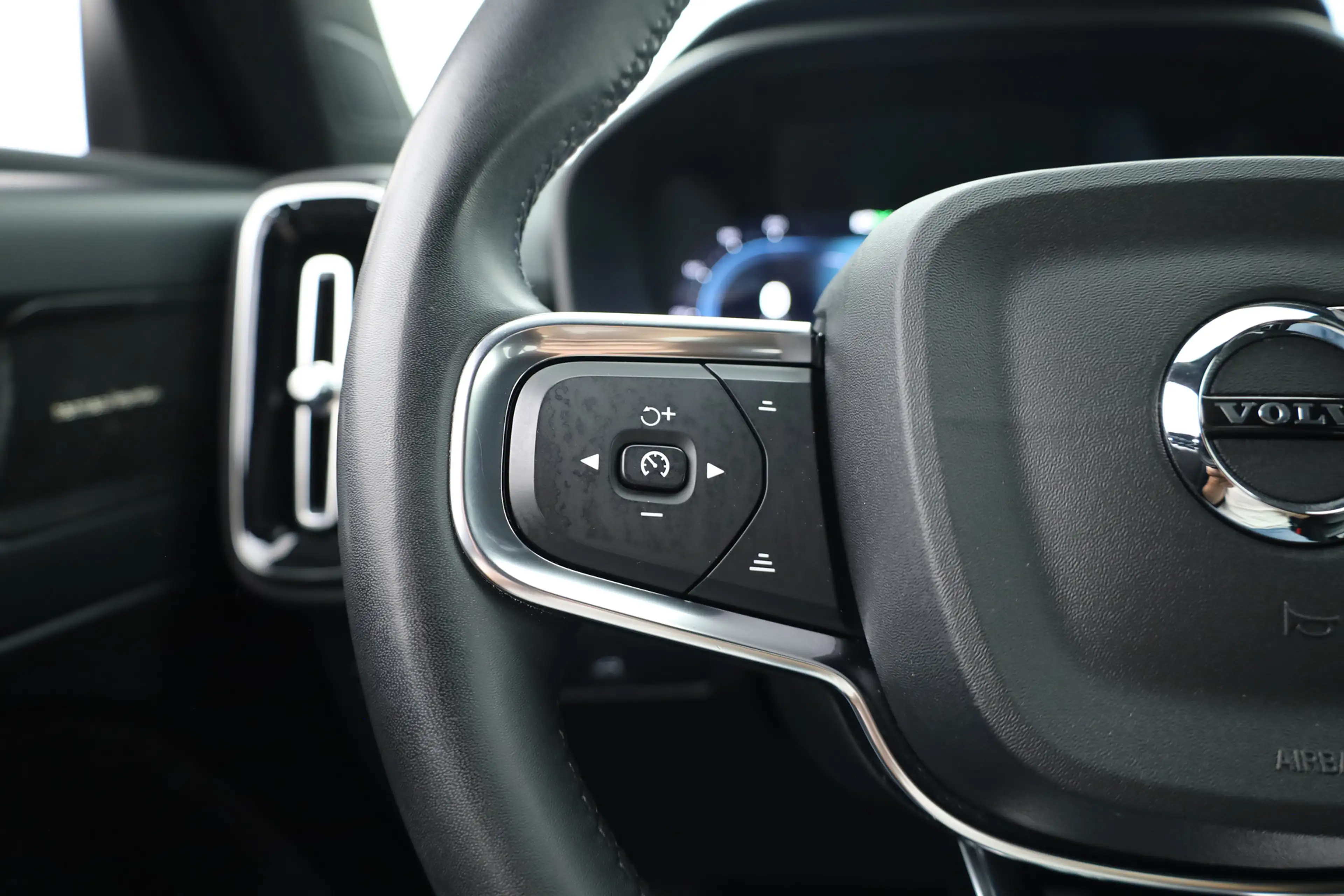 Volvo XC40 Recharge Twin 408PK Ultimate | Pano-dak | Trekhaak — photo 13
