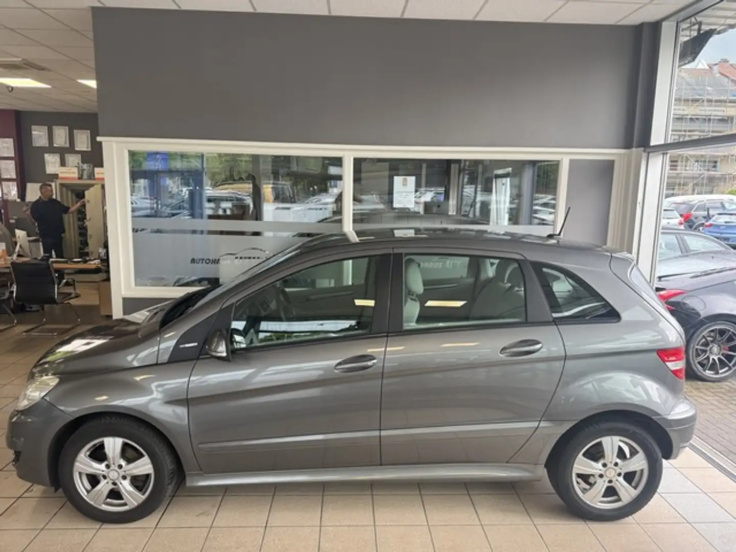 Mercedes-Benz B 160 Klima Kamera Sitzheizung Allwetterreifen Gri - 1