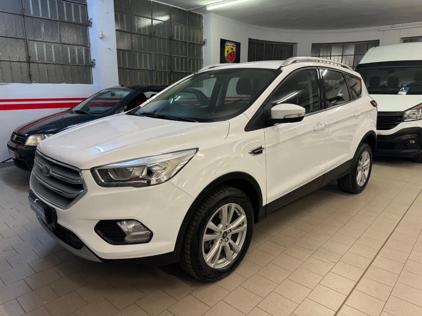 Ford Kuga 2.0 TDCI 120 CV S&S 2WD Powershift Business Wit - 1