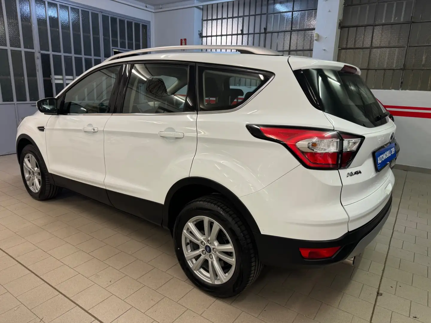 Ford Kuga 2.0 TDCI 120 CV S&S 2WD Powershift Business Wit - 2