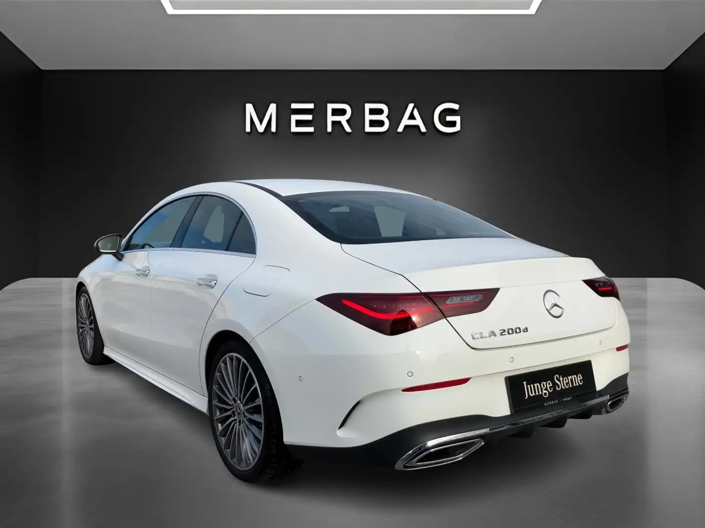 Mercedes-Benz CLA 200 d Coupé AMG Line Weiß - 2