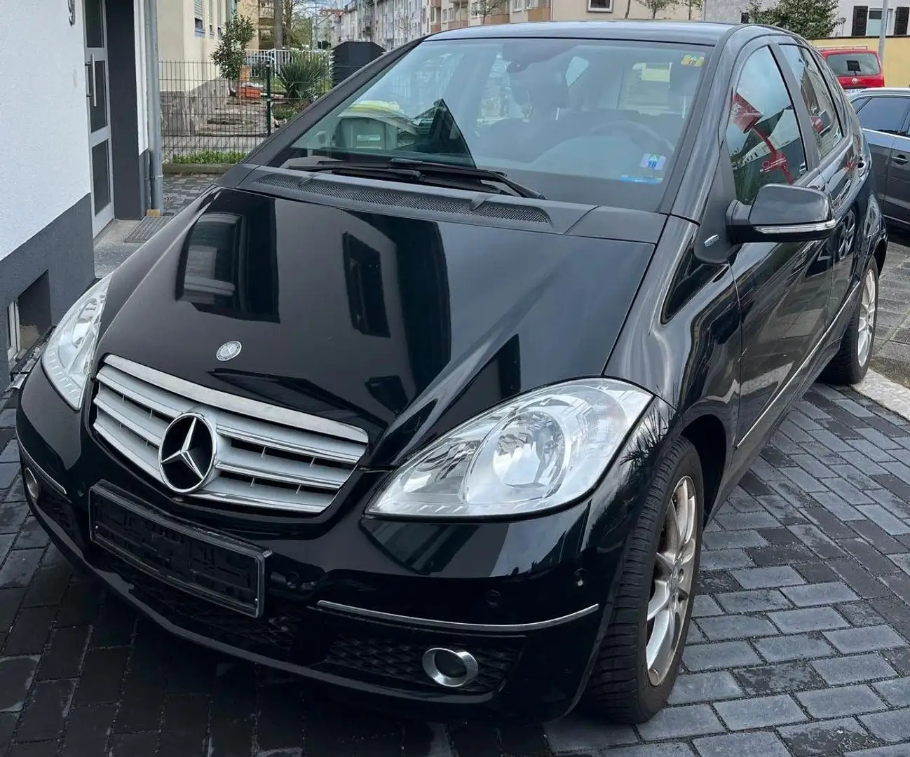 Mercedes-Benz A 160 AVANTGARDE BlueEFF PDC Sitzheizung Black - 1