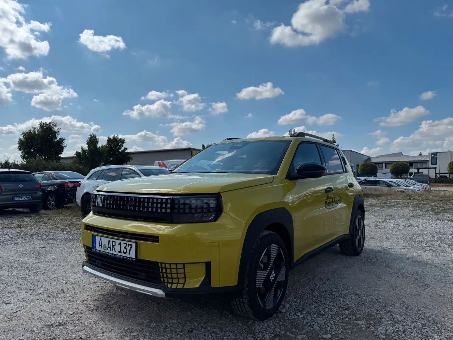 Fiat Grande Panda Hybrid 1.2 eDCT 75 kW La Prima Geel - 1