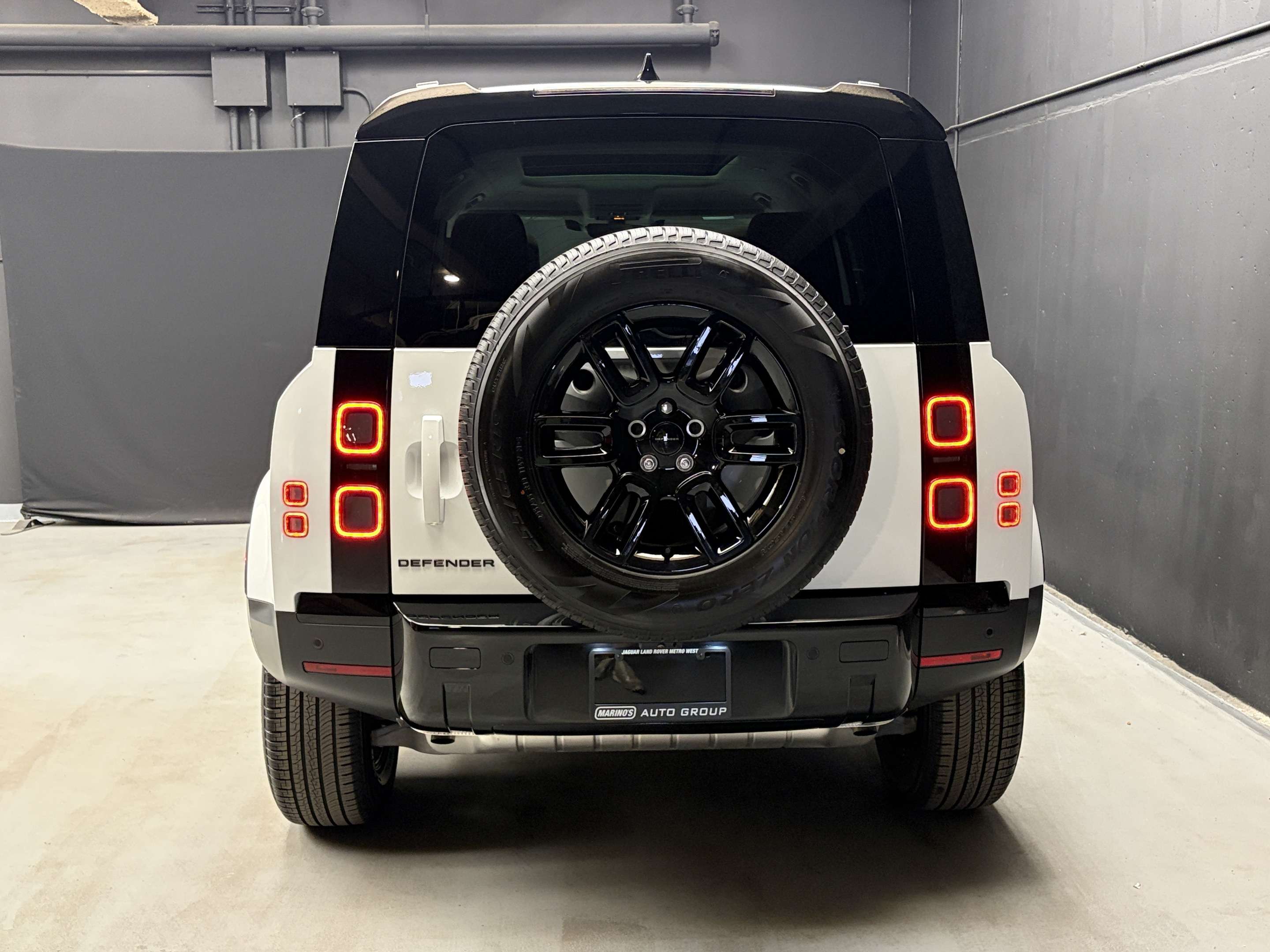 2026 Land Rover Defender S thumb 6