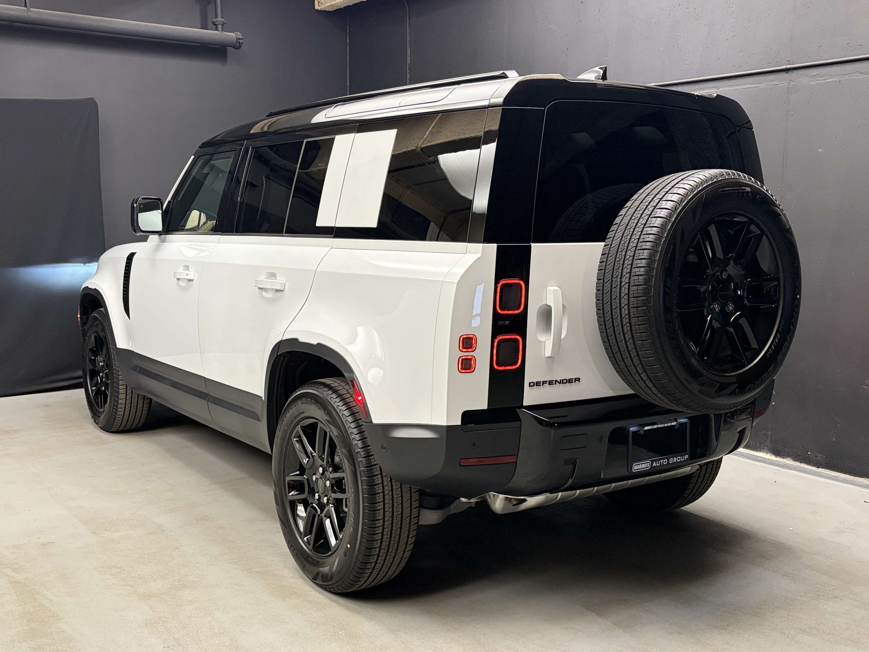 2026 Land Rover Defender S alt 5