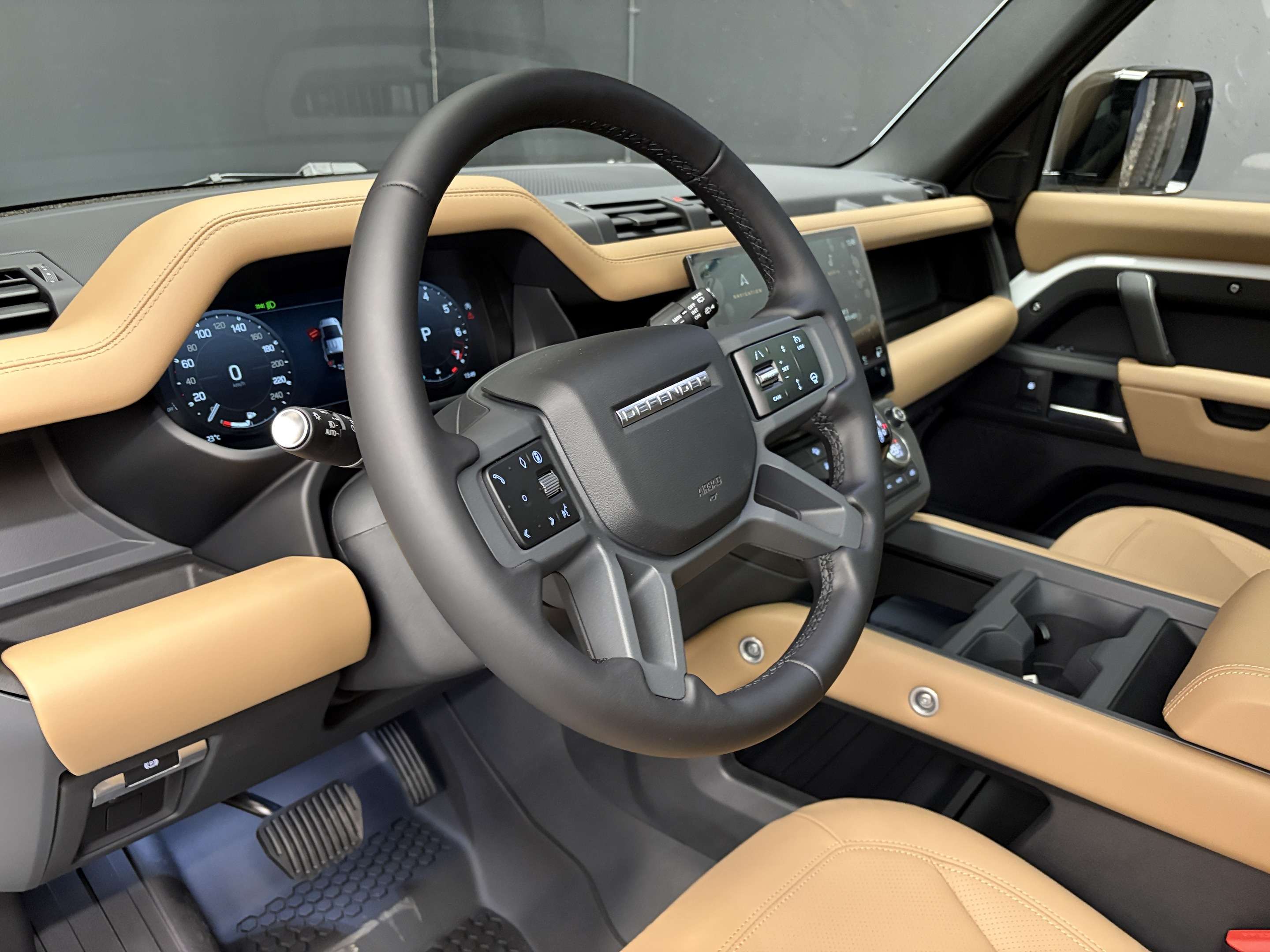 2026 Land Rover Defender S thumb 8