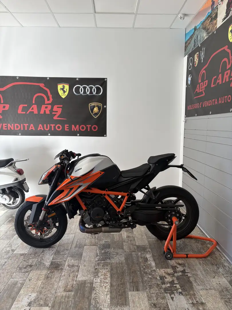 KTM 1290 Super Duke R Evo - 1