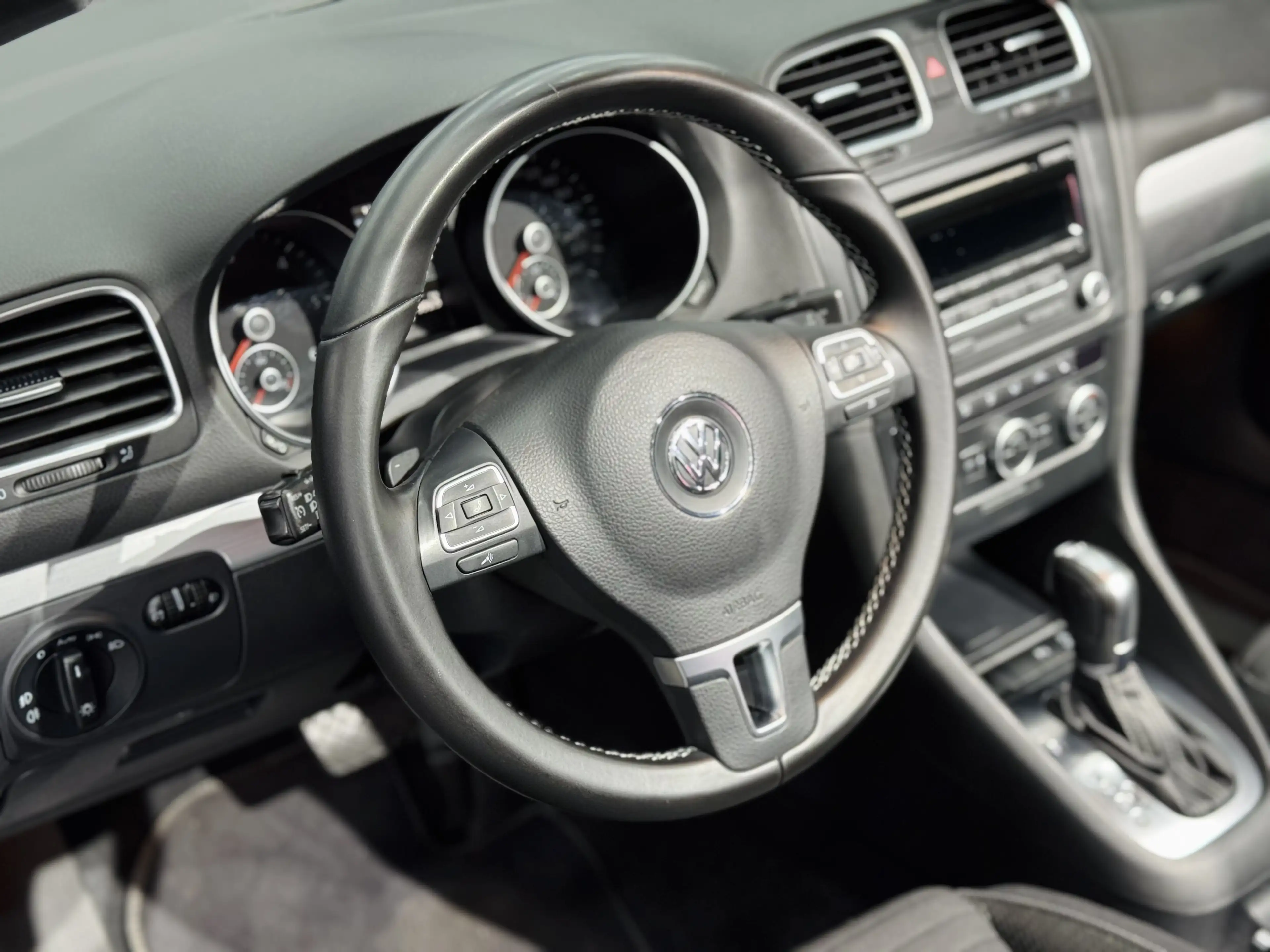 Volkswagen Golf Cabriolet Cup BMT*KLIMA*Lederl.*Tempo*Winter-Paket*17Zoll — photo 8