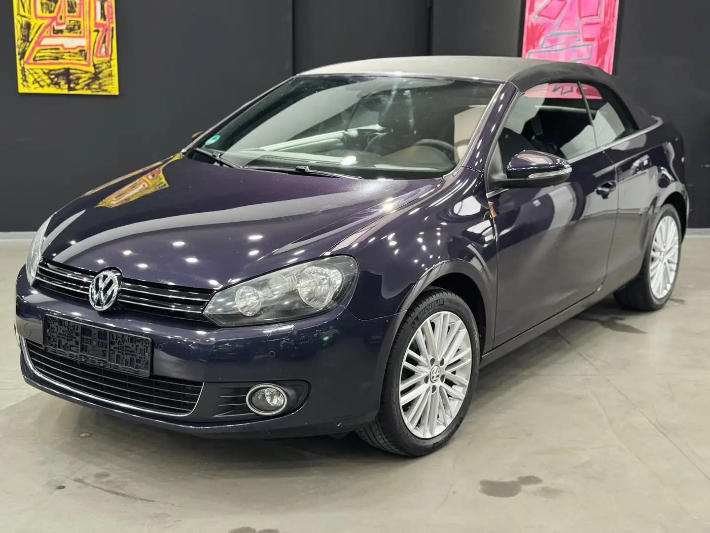 Volkswagen Golf Cabriolet Cup BMT*KLIMA*Lederl.*Tempo*Winter-Paket*17Zoll Фиолетовый - 2