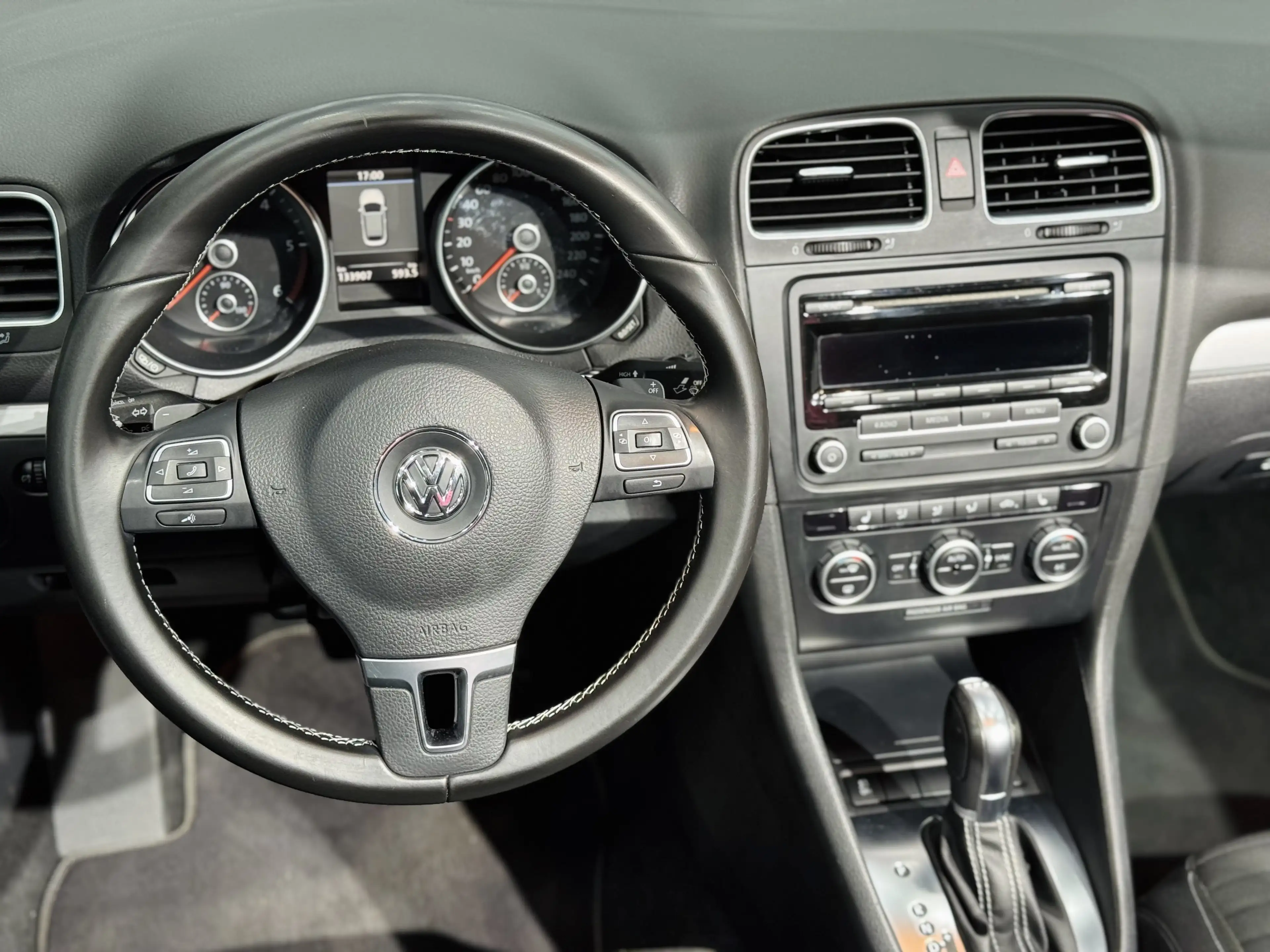 Volkswagen Golf Cabriolet Cup BMT*KLIMA*Lederl.*Tempo*Winter-Paket*17Zoll — photo 6