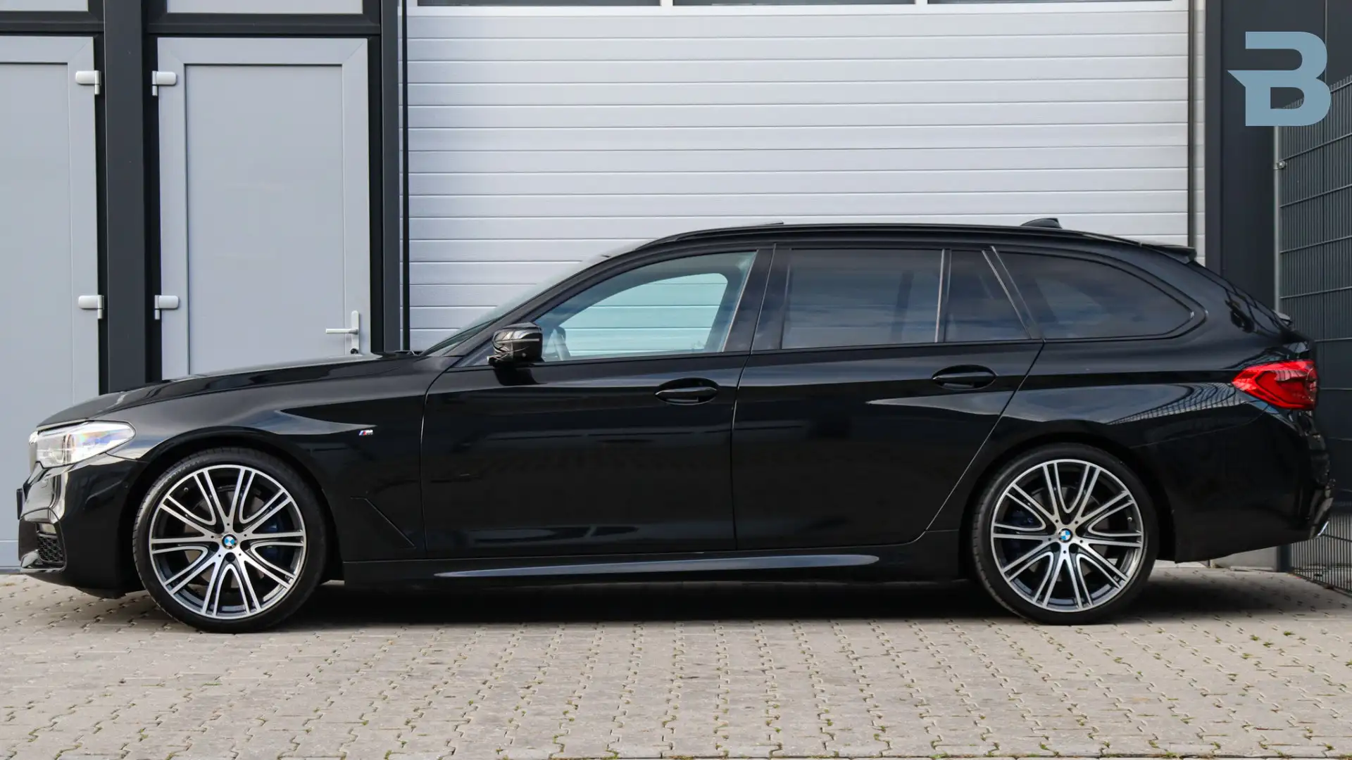 BMW 530 5-serie Touring 530i High Executive M-Sport | Harm Noir - 2