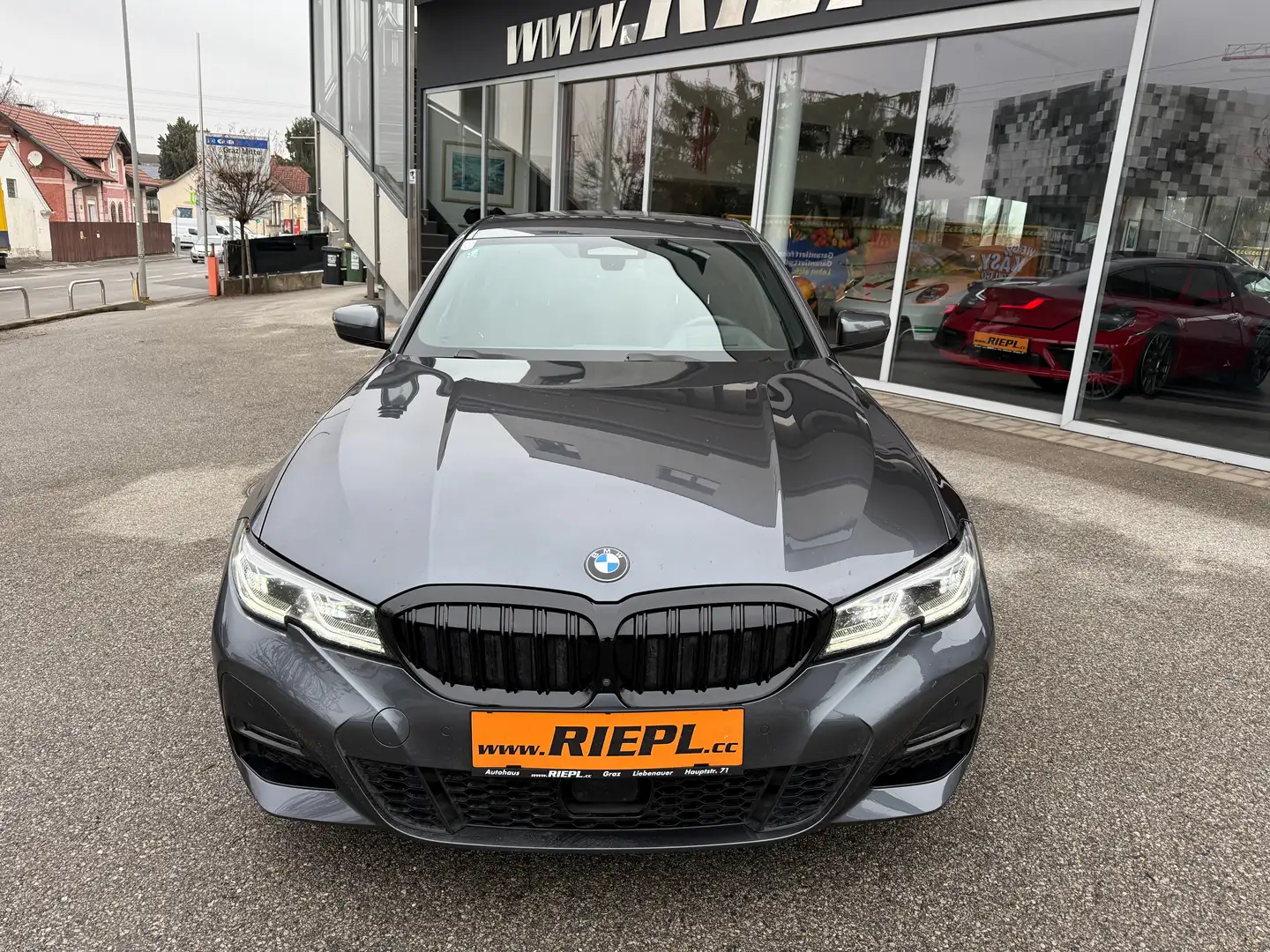 BMW 320 320 d xDrive M Sport Laser Leder Head-up 95.000 KM Grau - 1