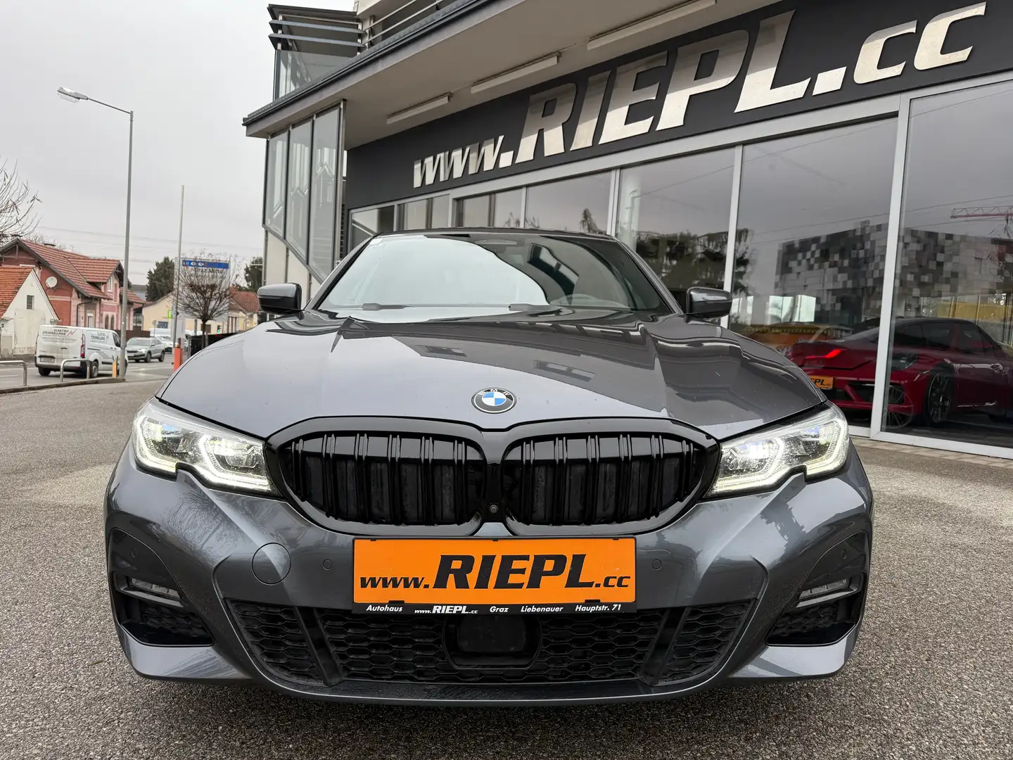 BMW 320 320 d xDrive M Sport Laser Leder Head-up 95.000 KM Grau - 2