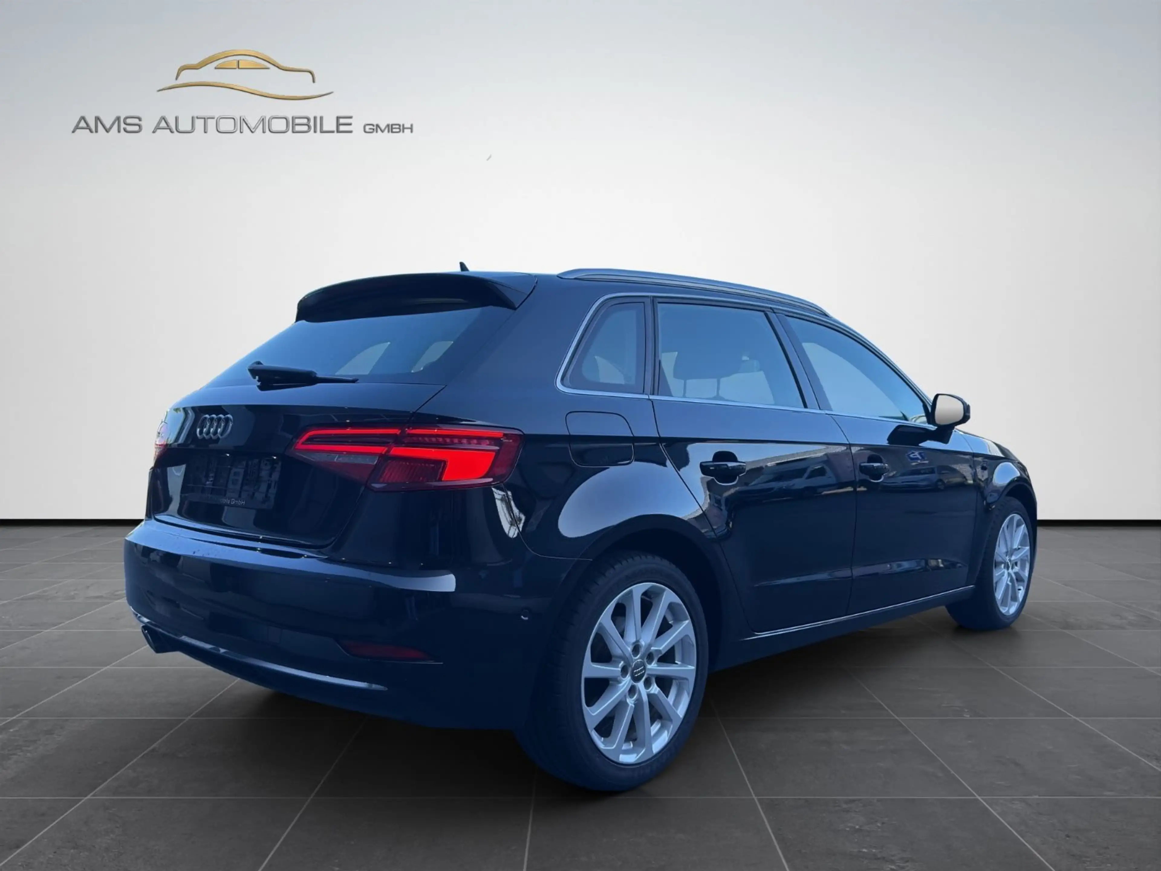 Audi A3 Sportback design*LED*S-TRONIC*STANDHEIZUNG* — photo 5