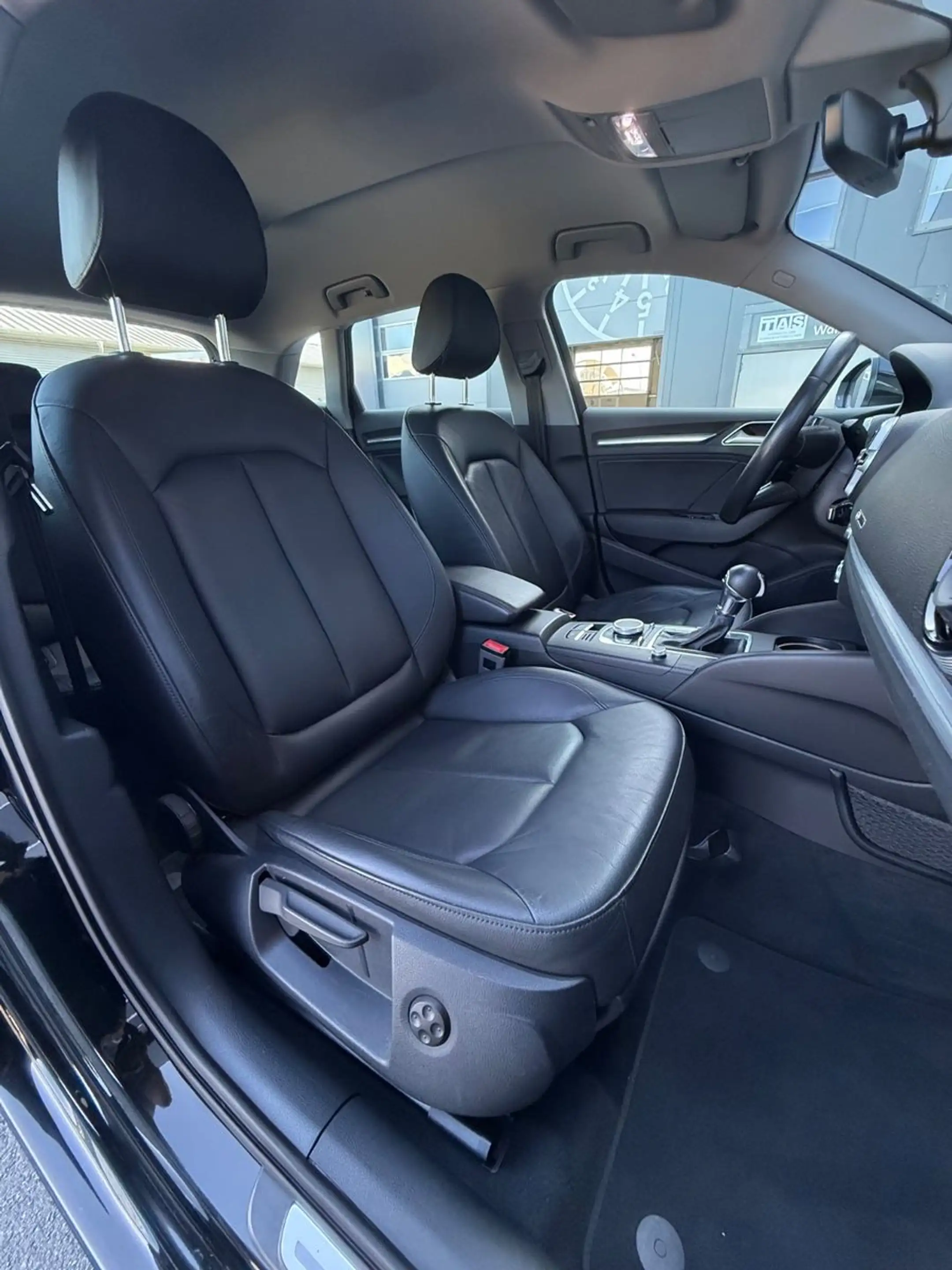 Audi A3 Sportback design*LED*S-TRONIC*STANDHEIZUNG* — photo 15