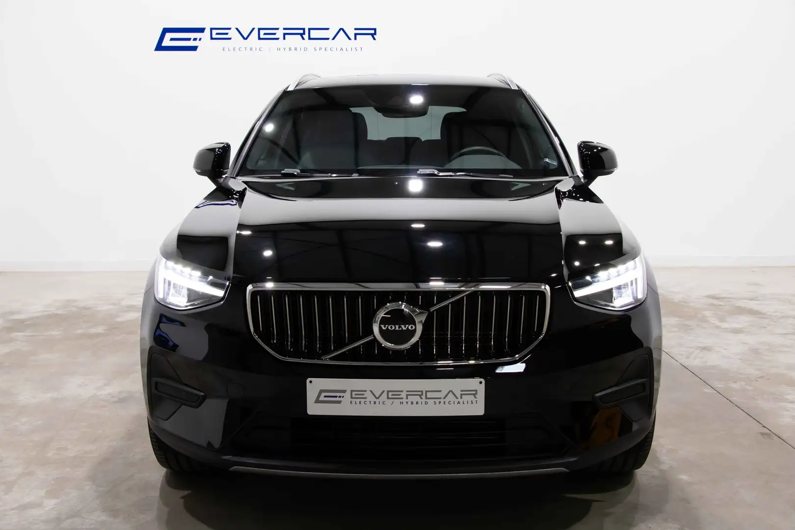 Volvo XC40 T4 PHEV ***FULL LED*CARPLAY*KEYLESS*** Noir - 2