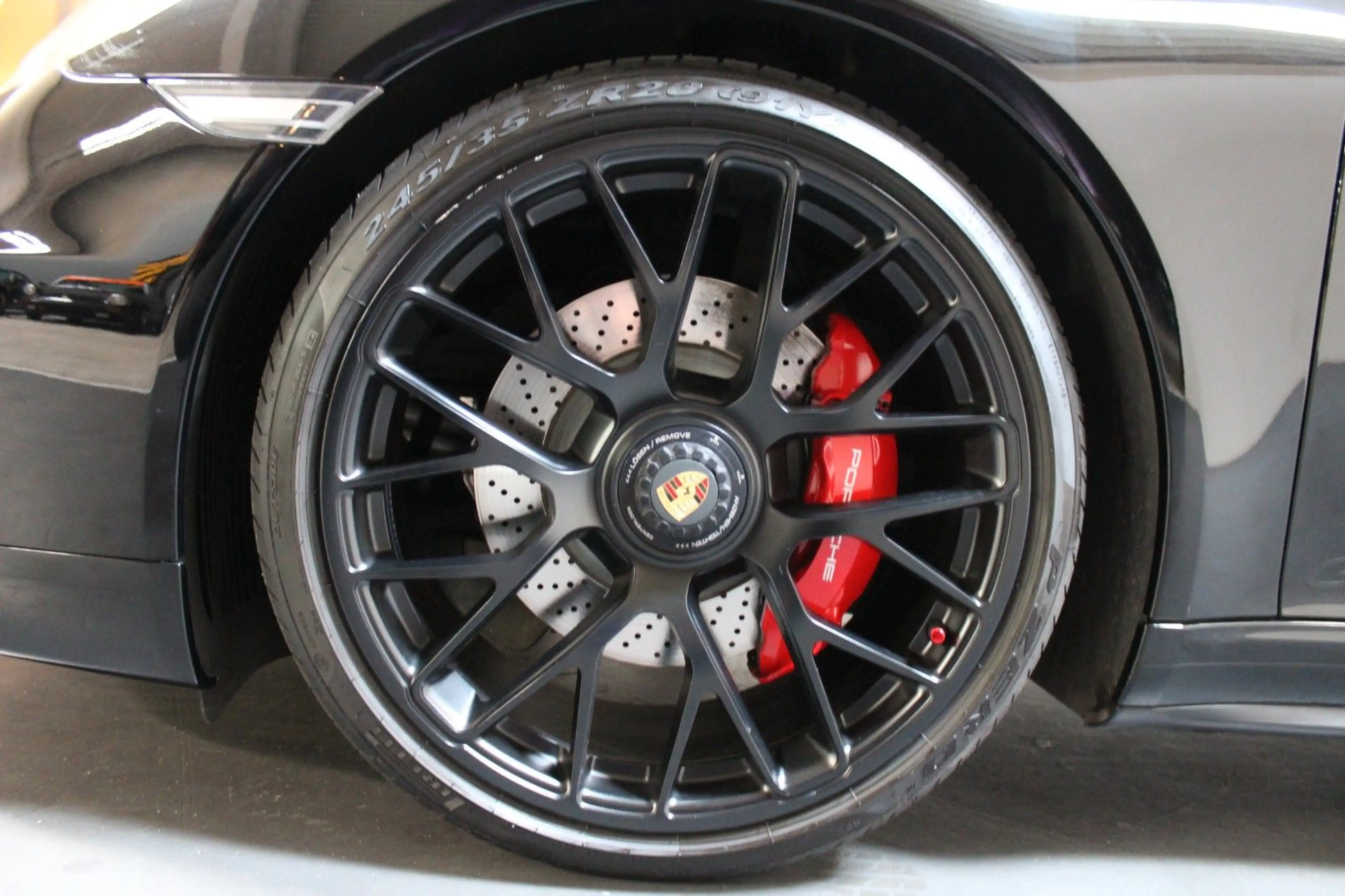 Porsche 911 Carrera GTS Cabriolet — photo 3