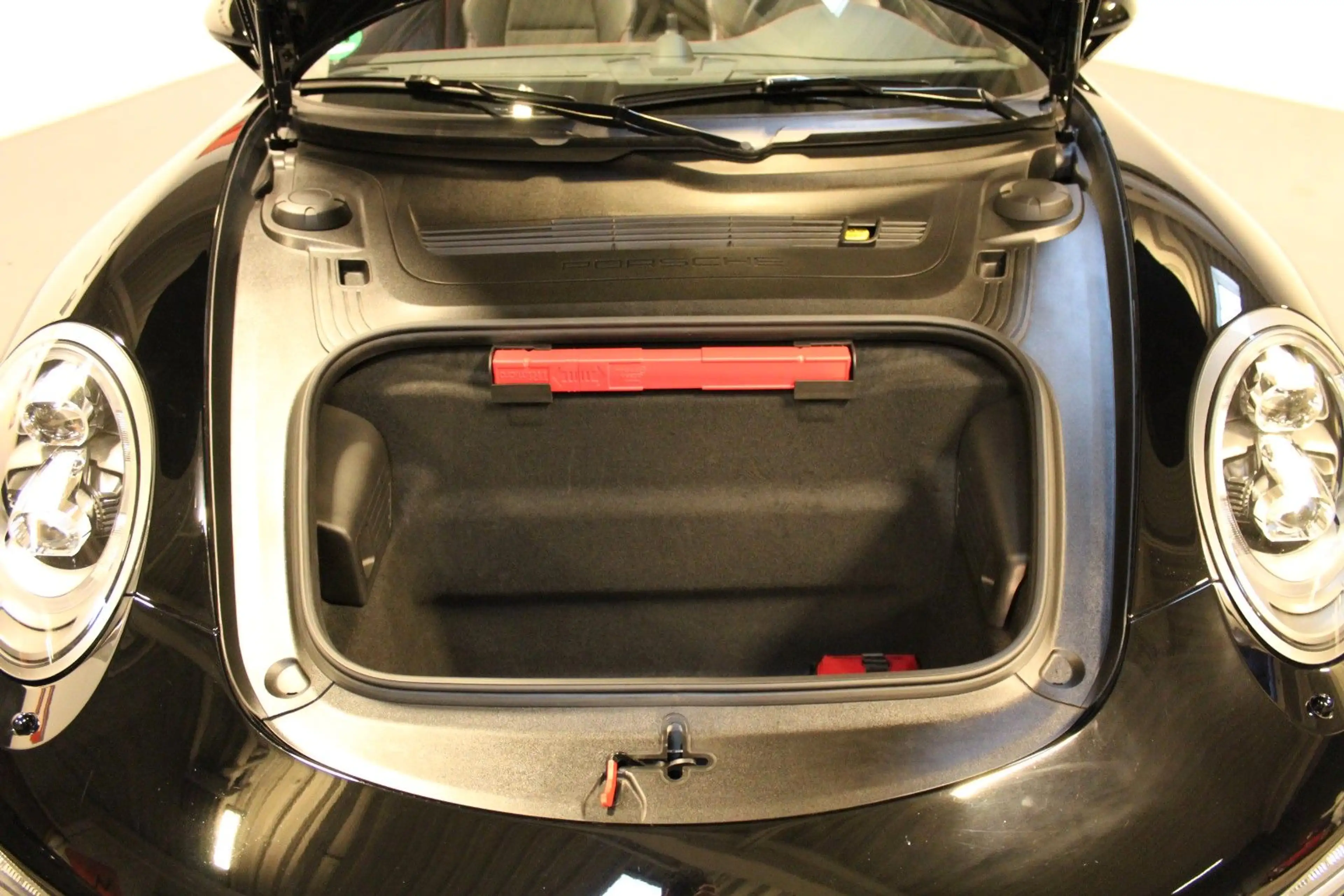 Porsche 911 Carrera GTS Cabriolet — photo 8