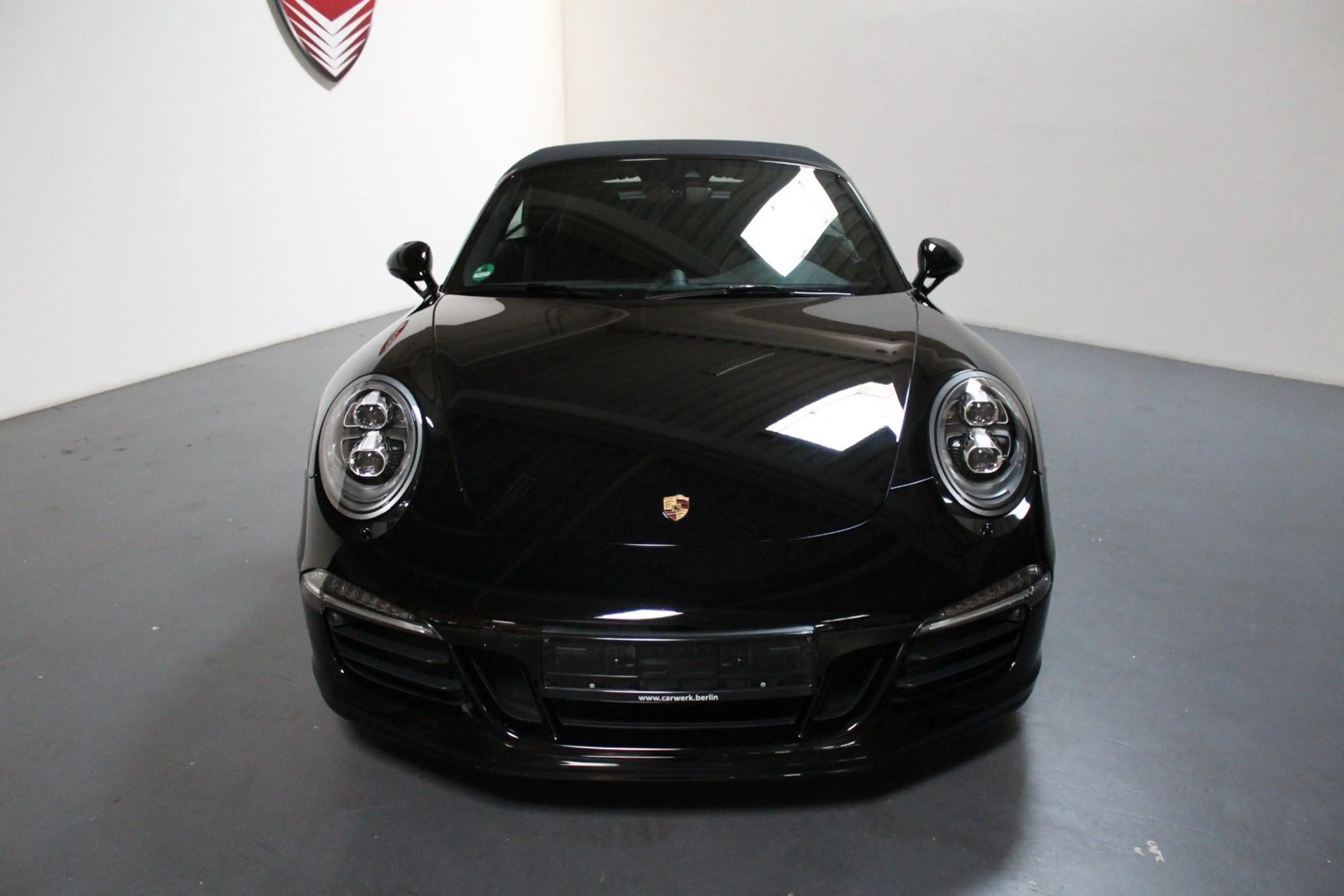Porsche 911 Carrera GTS Cabriolet — photo 2