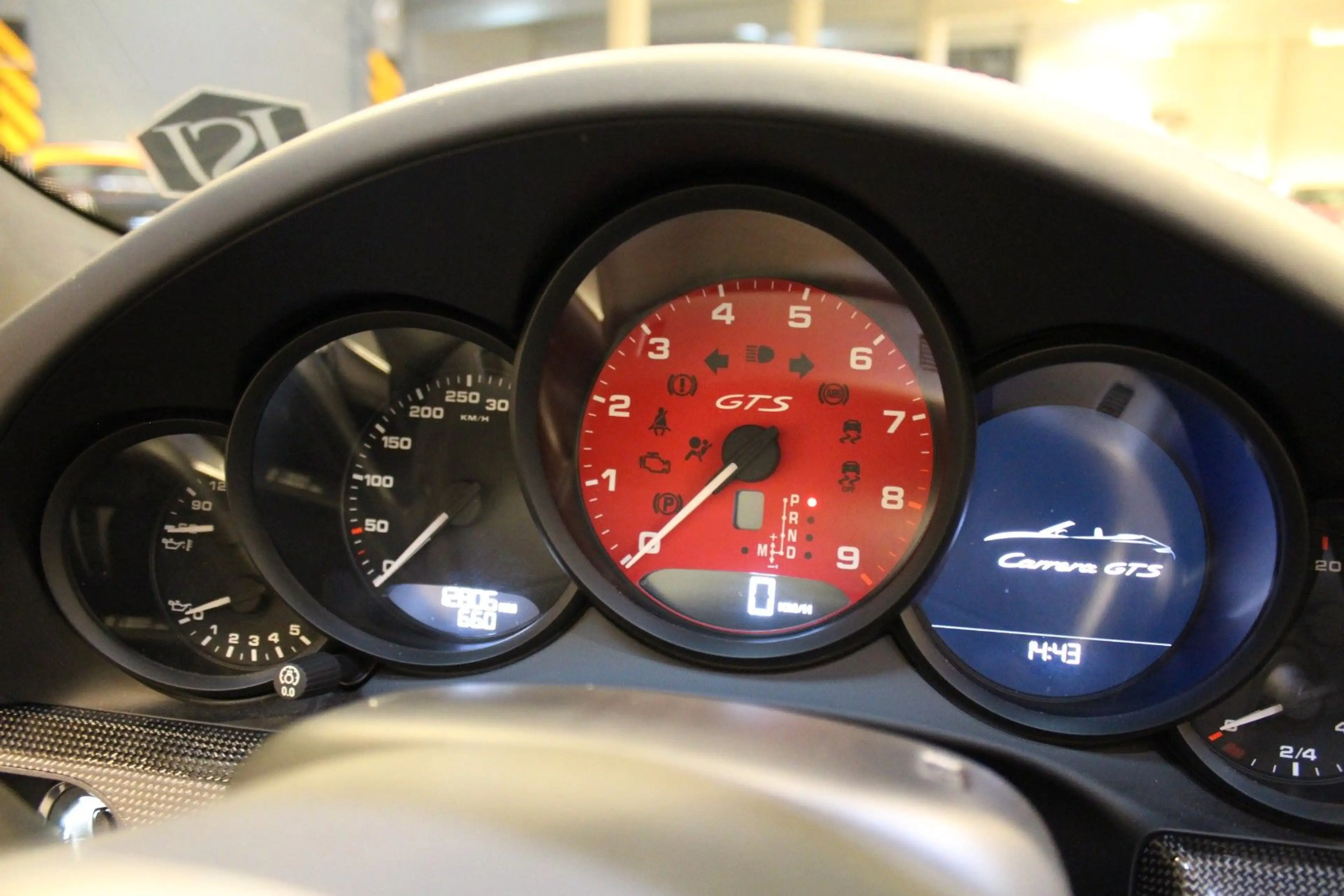 Porsche 911 Carrera GTS Cabriolet — photo 9