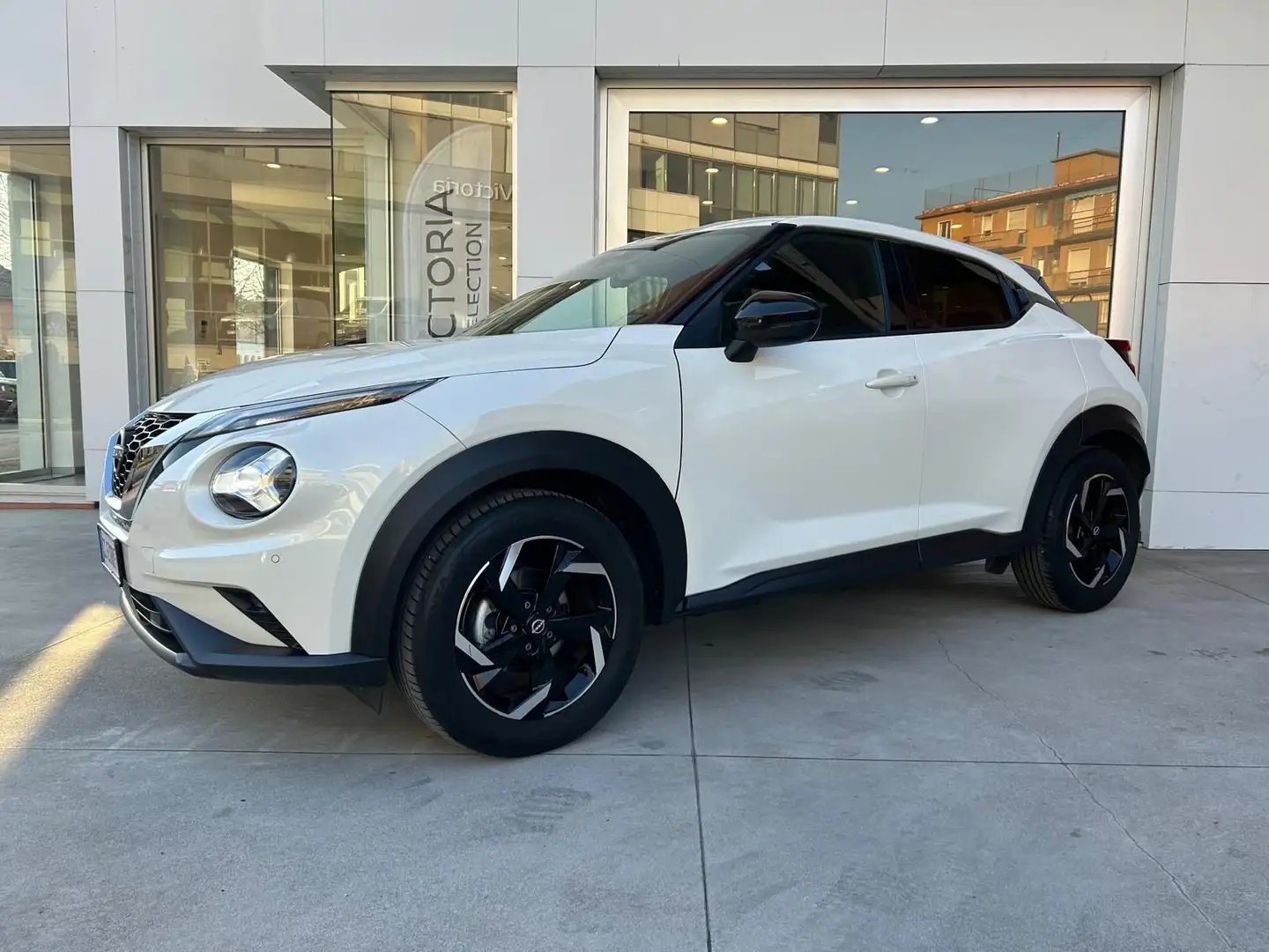 Nissan Juke 1.0 DIG-T 114 CV C.AUTOMATICO N-CONNECTA NEOPATEN Weiß - 1
