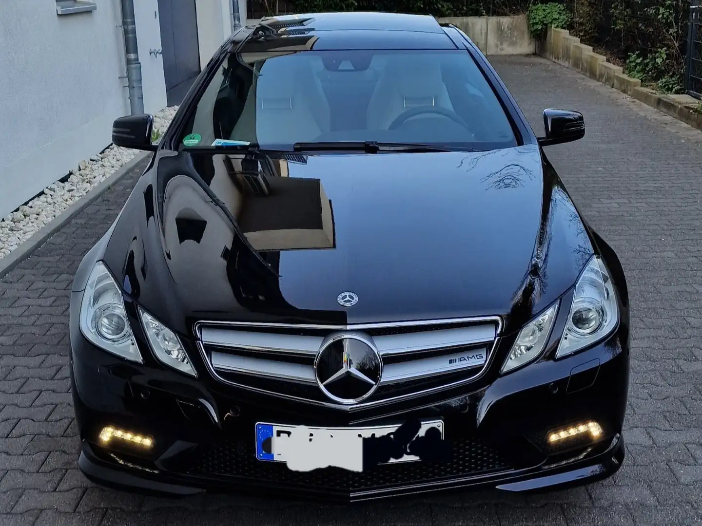 Mercedes-Benz E 500 Coupe 7G-TRONIC AMG Line Černá - 1