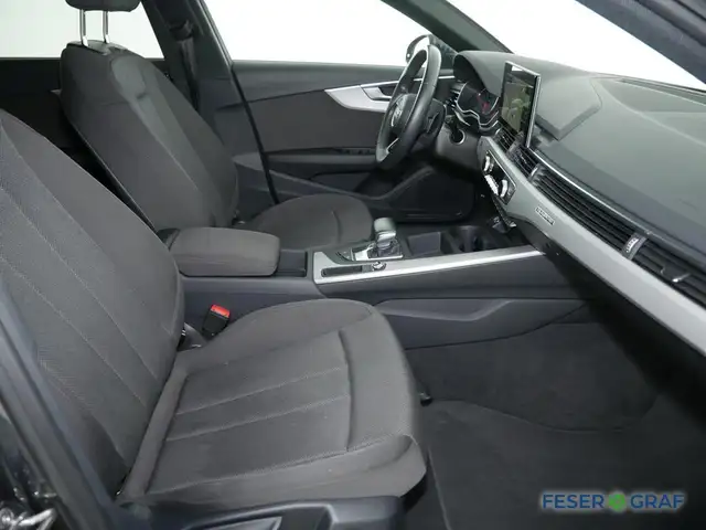 Audi A4 view 6