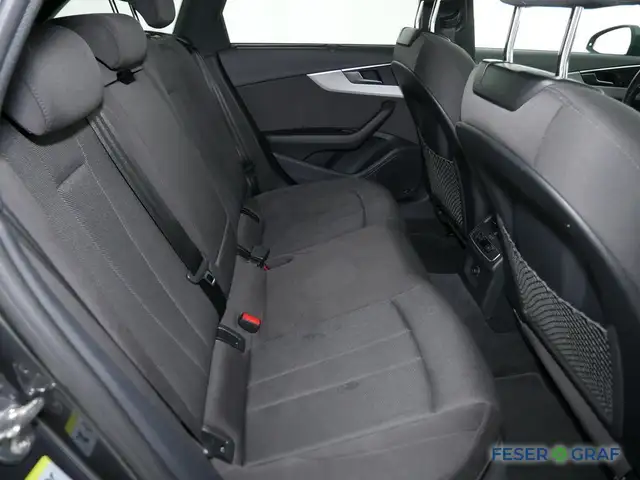 Audi A4 view 7