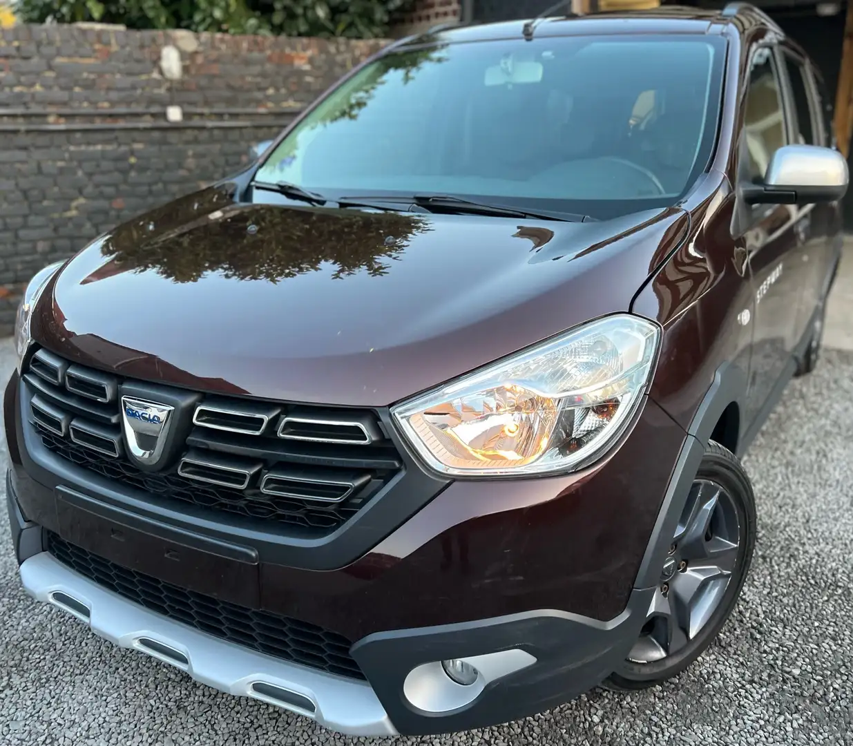 Dacia Lodgy 1.2 TCe LPG Anniversary 2 + 7 PLACES +CAMÉRA +NAV Marrón - 1