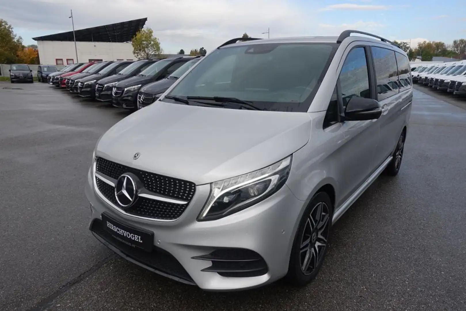 Mercedes-Benz V 300 d EDITION AMG lang 7-Sitzer Distronic+MBUX Silber - 2
