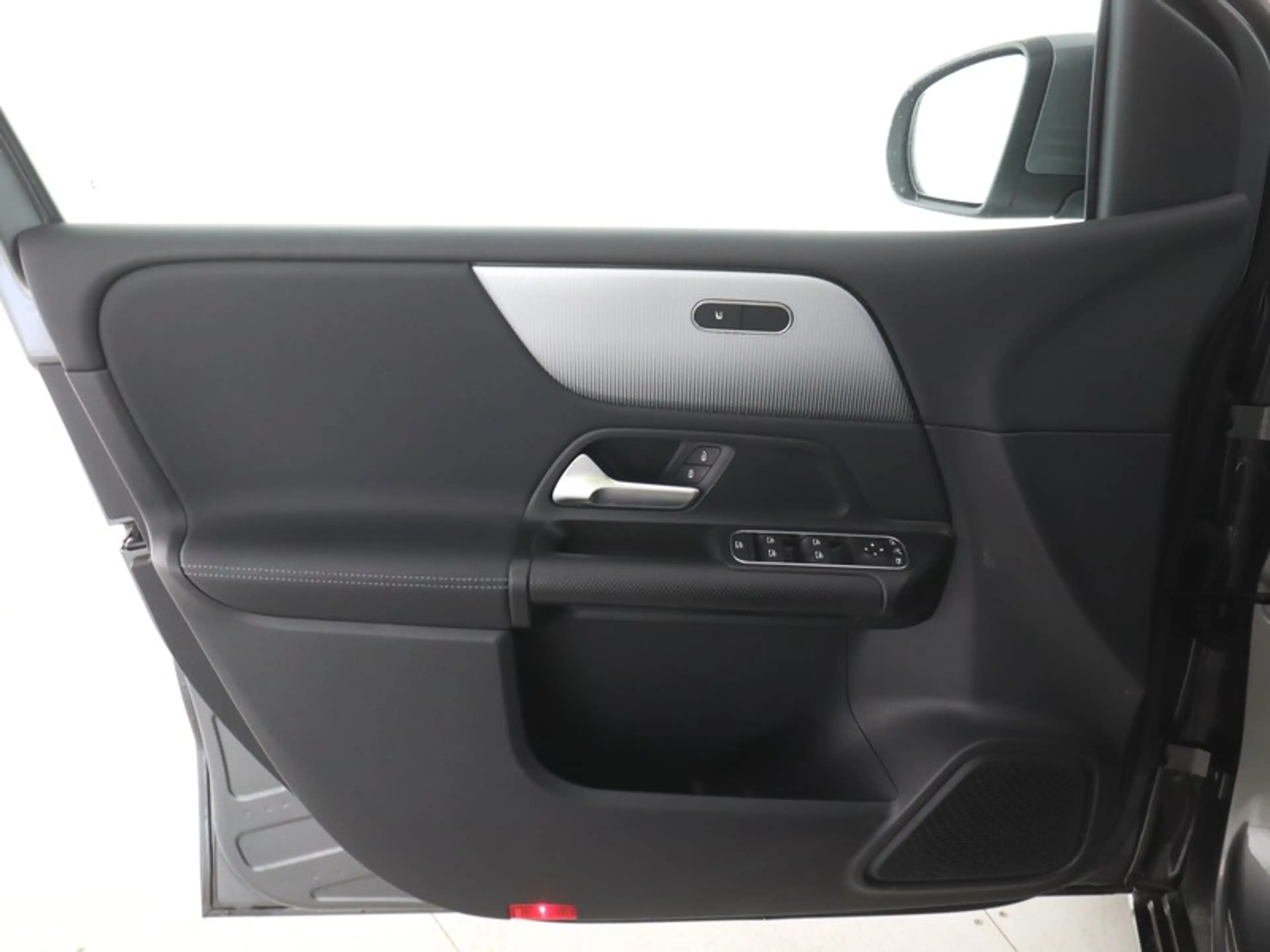 Mercedes-Benz B 220 d NAVI/LED/KAMERA — photo 9