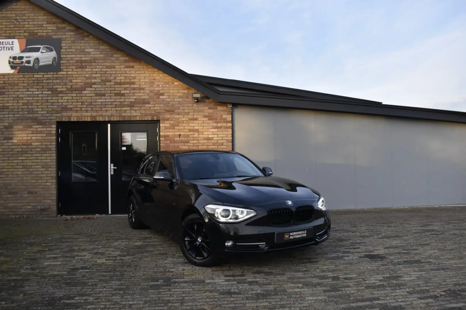 BMW 116 116D M Sport, Xenon, Cruise, Navi Zwart - 2